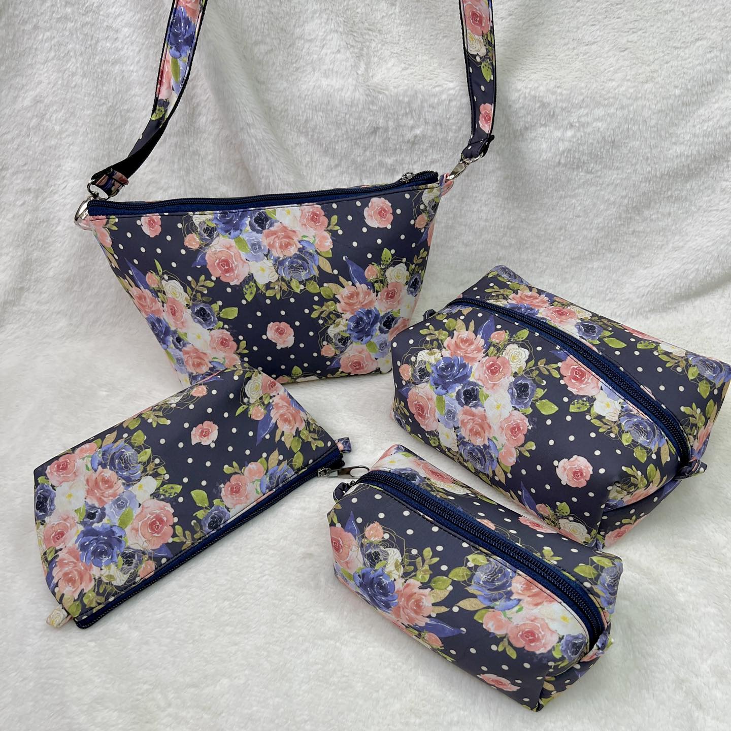 NAVY DOT CONVERTIBLE POUCH SET
