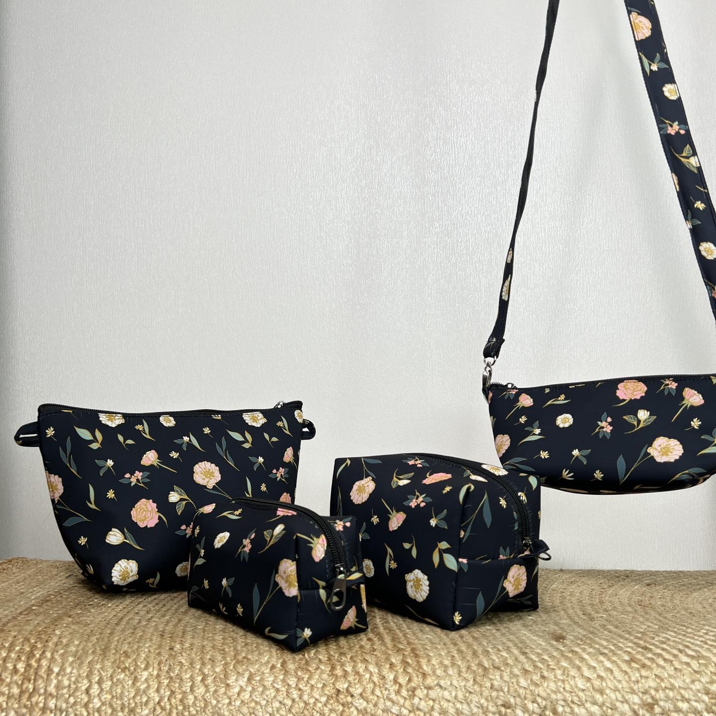 BLACK SMALL FLORAL CONVERTIBLE POUCH SET