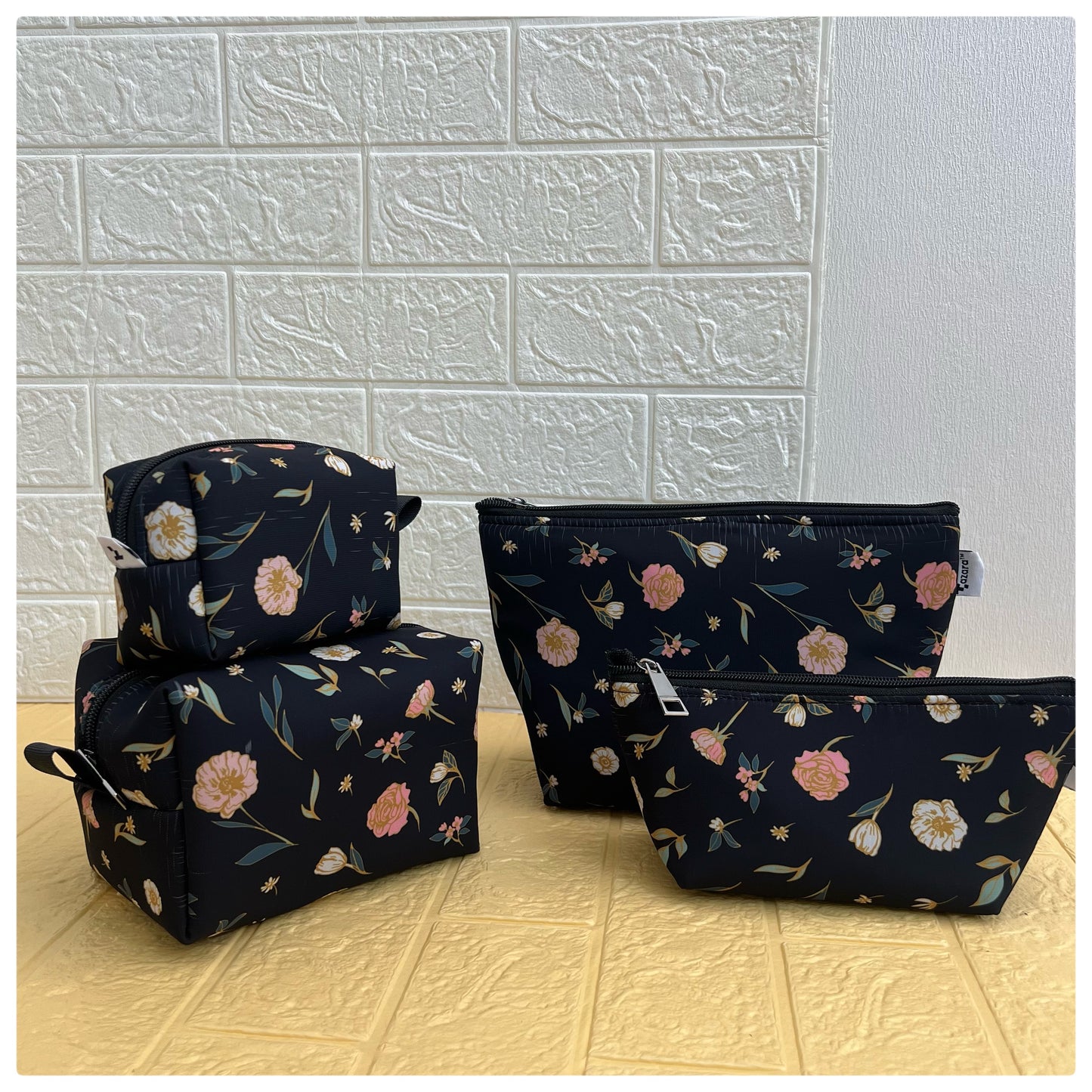 BLACK SMALL FLORAL POUCHES