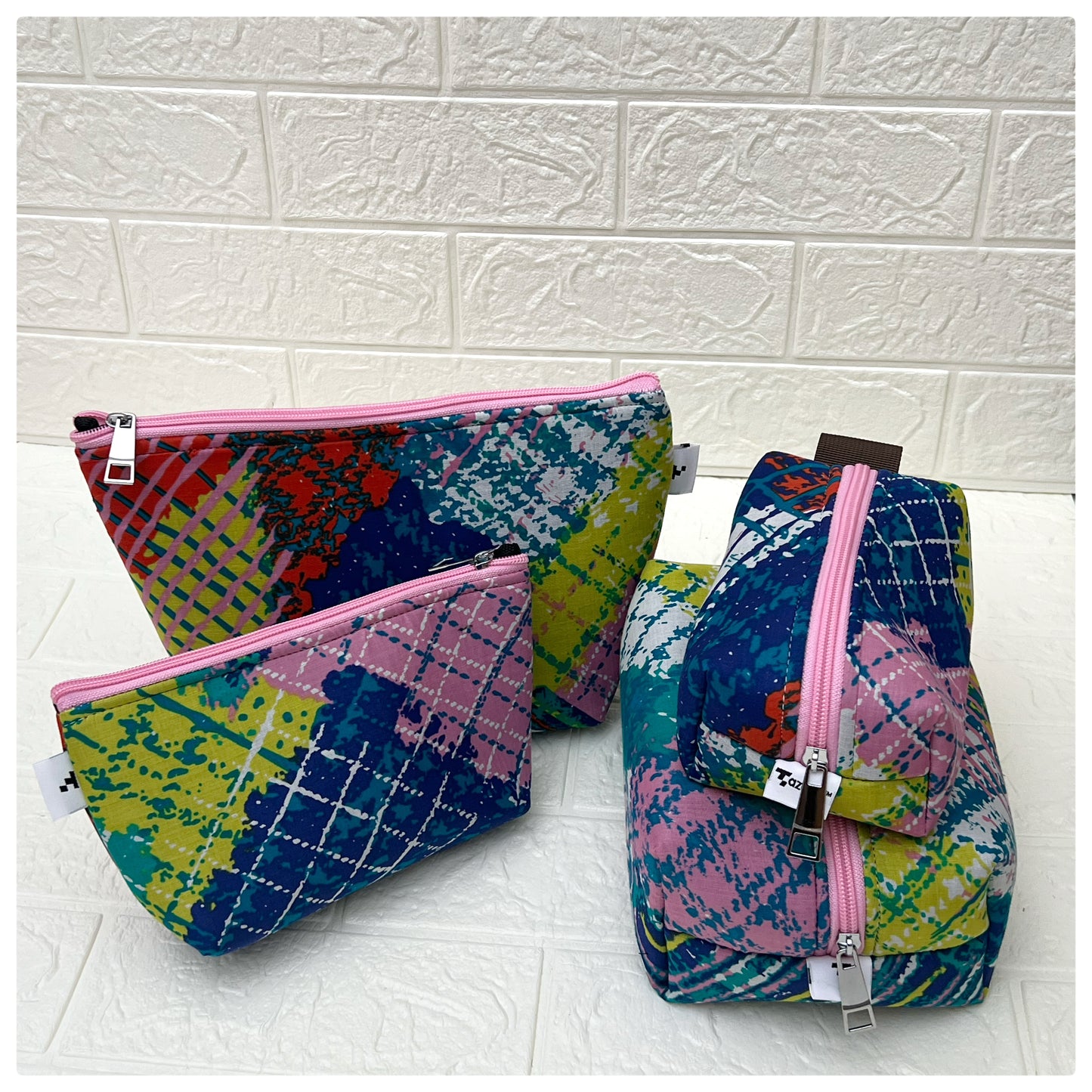 COLORFUL POUCHES