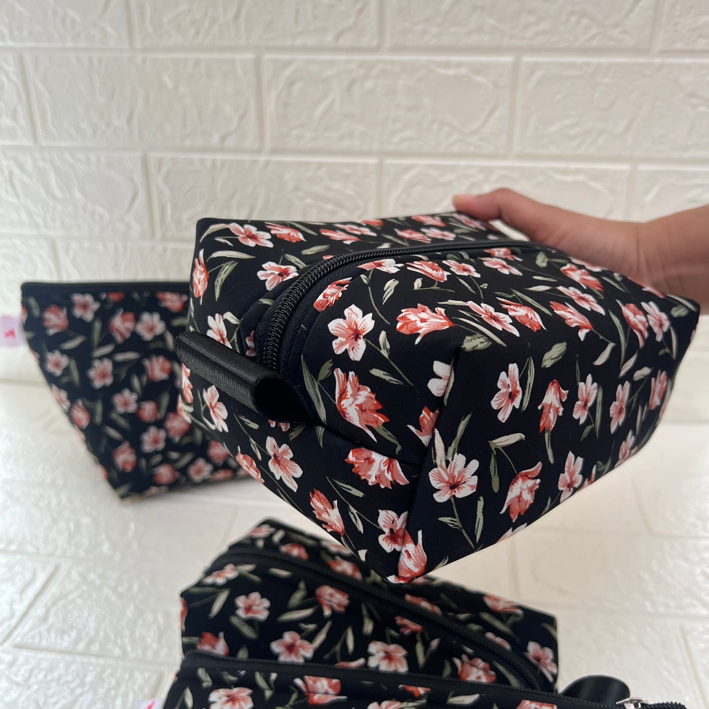COSMOS FLORAL POUCHES