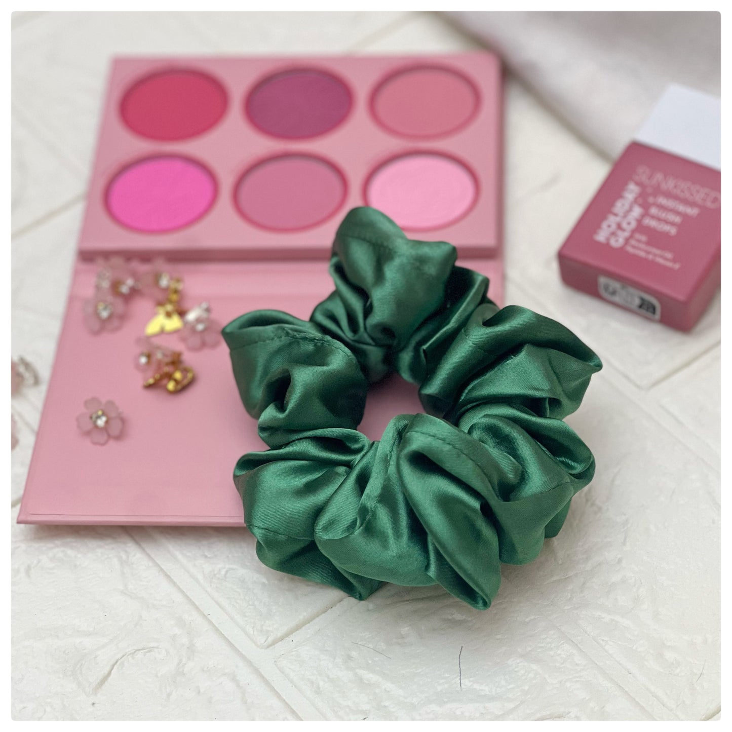 GREEN4 SCRUNCHIES