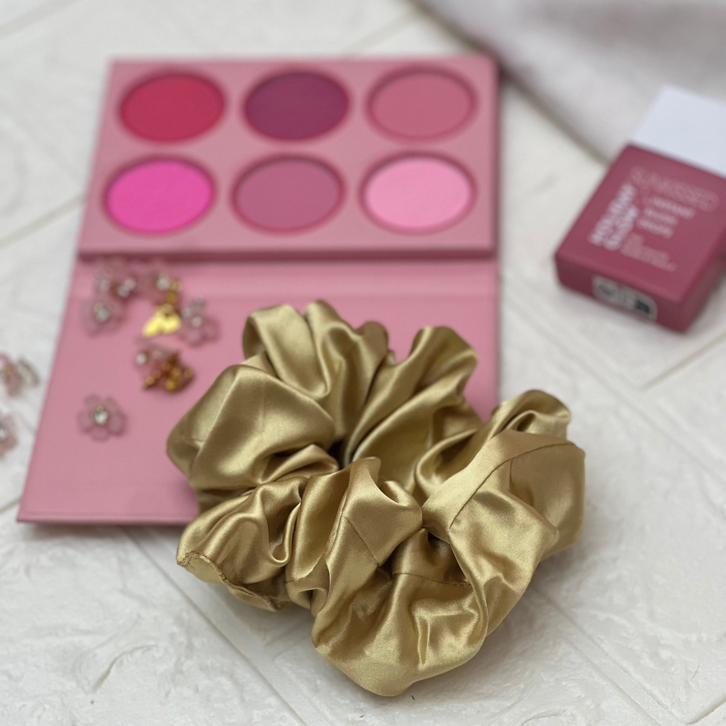 GOLDEN2 SCRUNCHIES