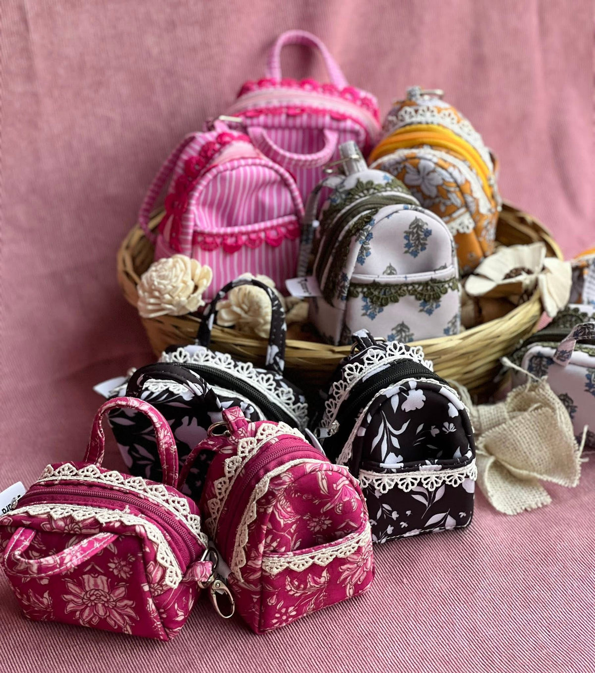 YELLOW SOFTSHELL BAG-CHARM