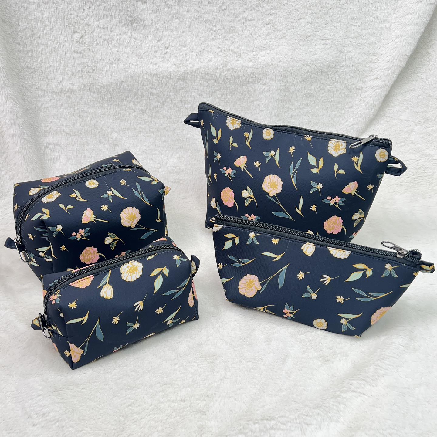 BLACK SMALL FLORAL CONVERTIBLE POUCH SET