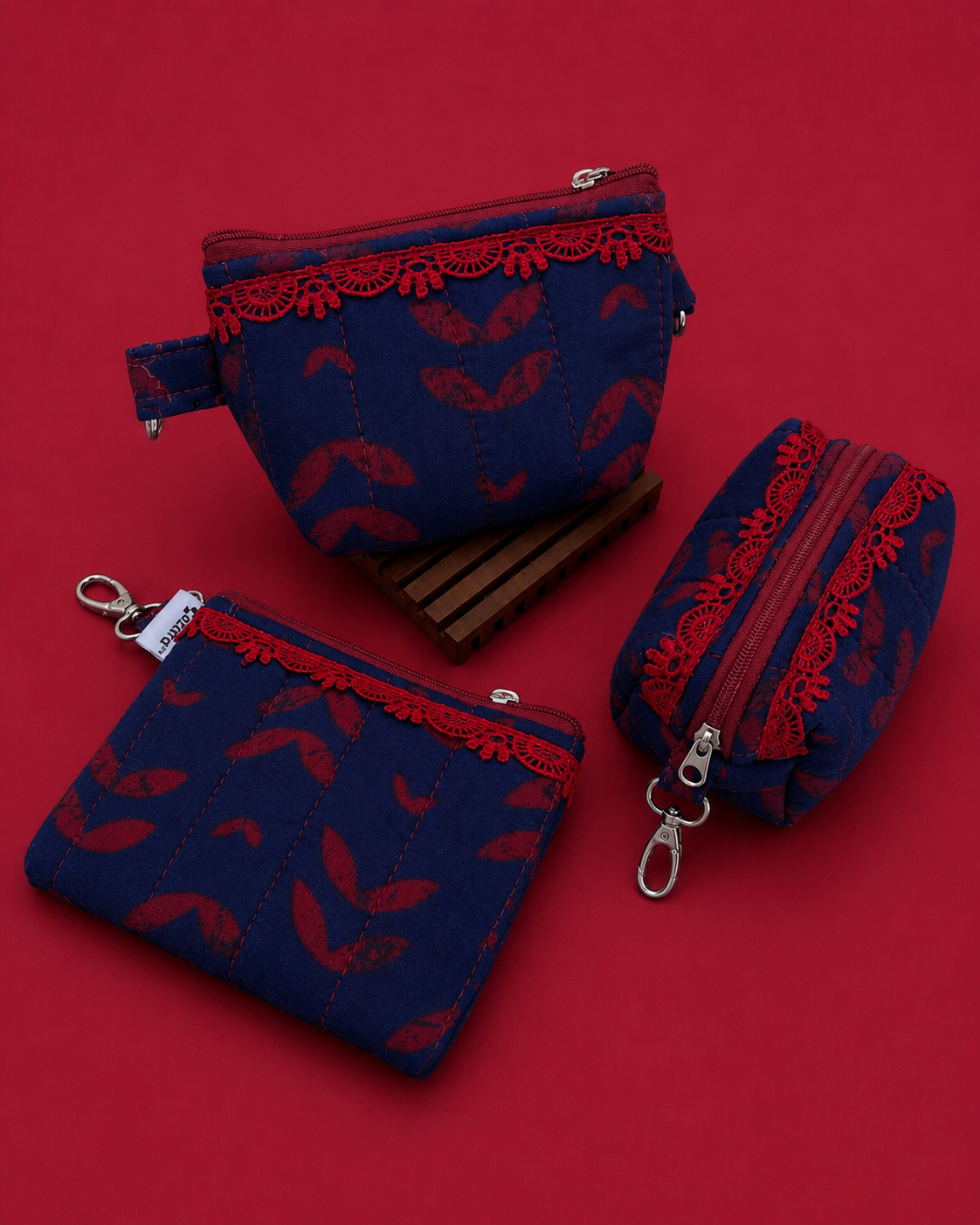 RED BLUE KEYCHARM