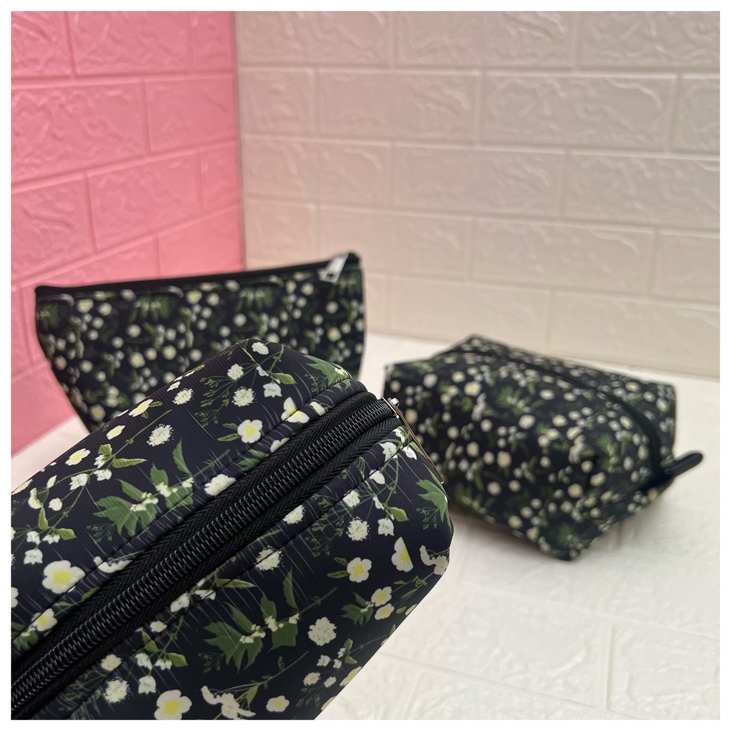 WAXFLOWER POUCHES