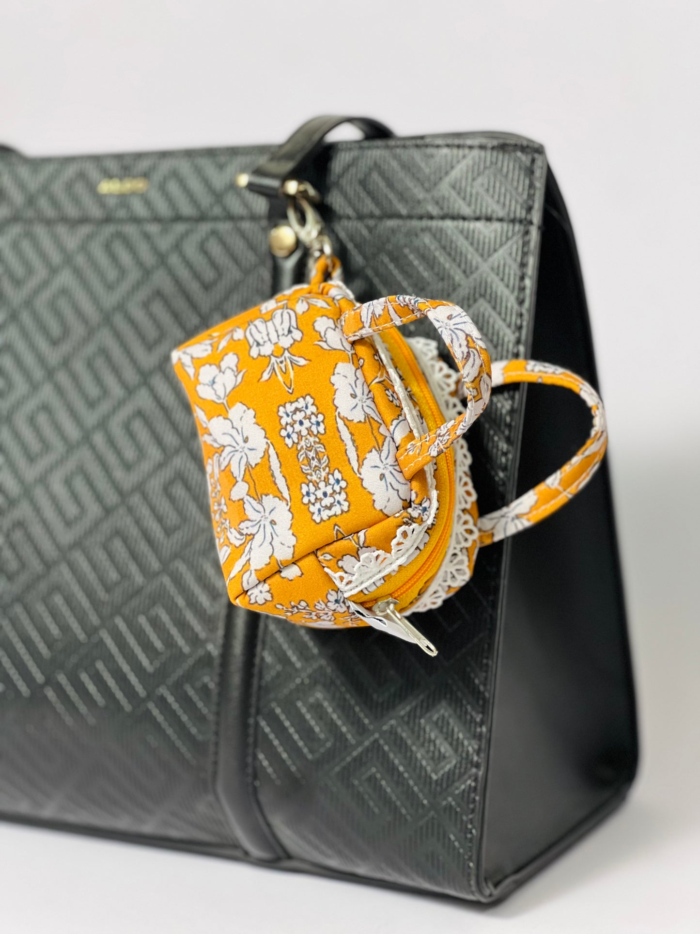 YELLOW FLORAL KEY CHARM