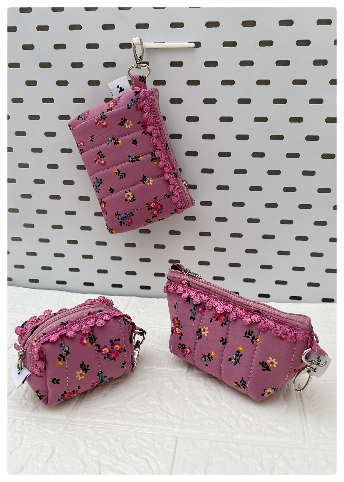 PINK FLORAL KEY CHARM