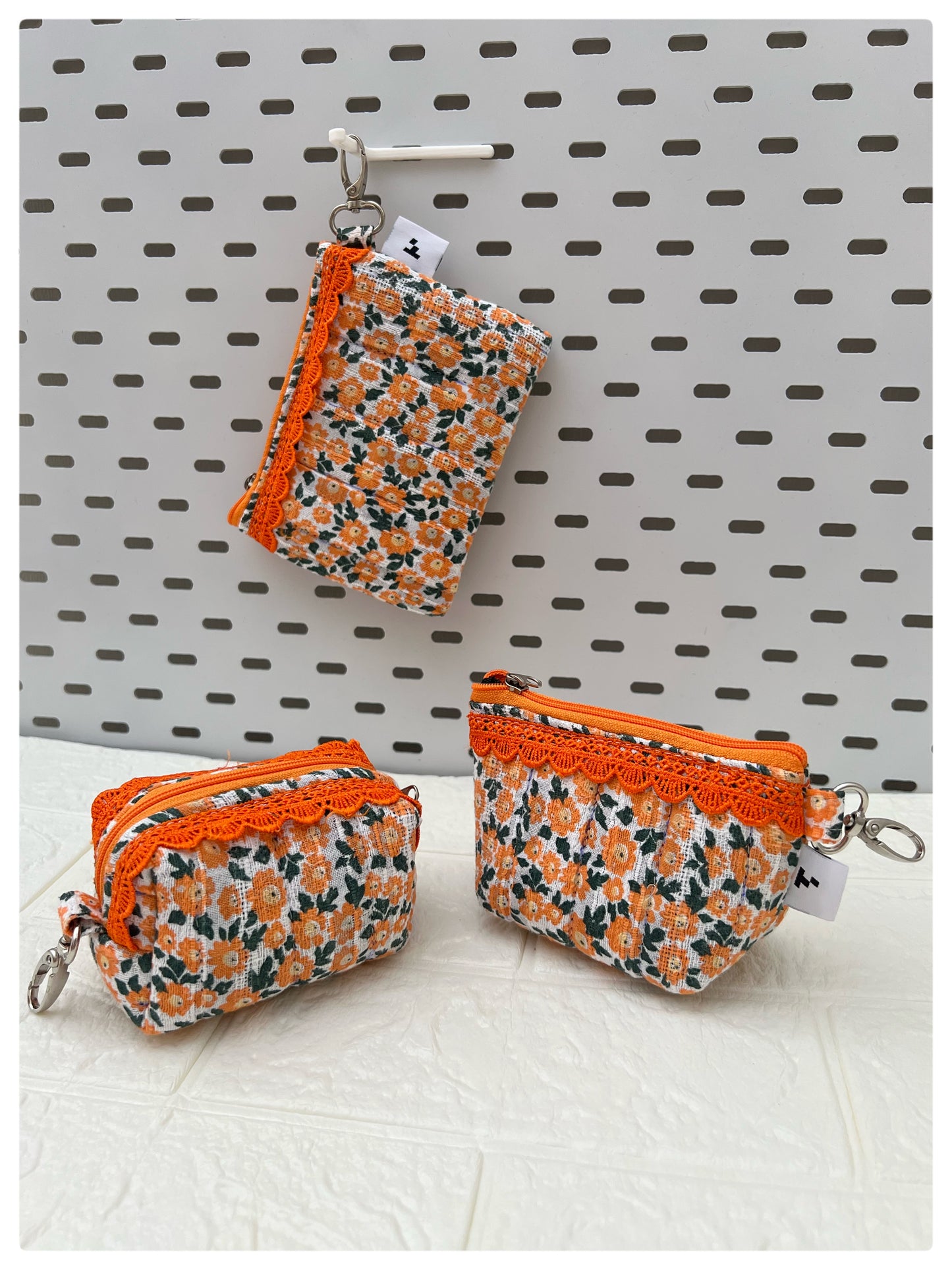ORANGE FLORAL KEY CHARM
