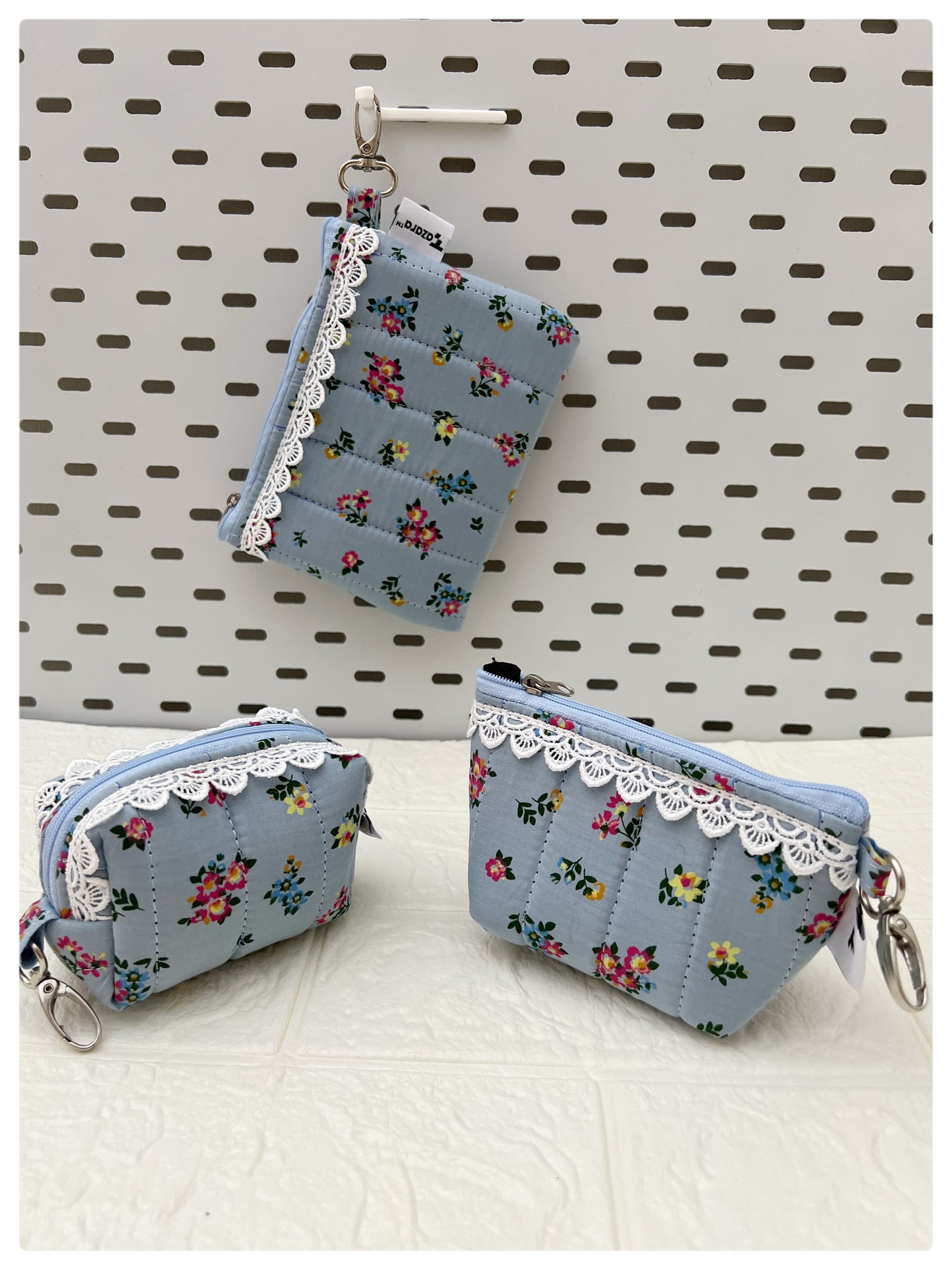 SKY FLORAL KEY CHARM