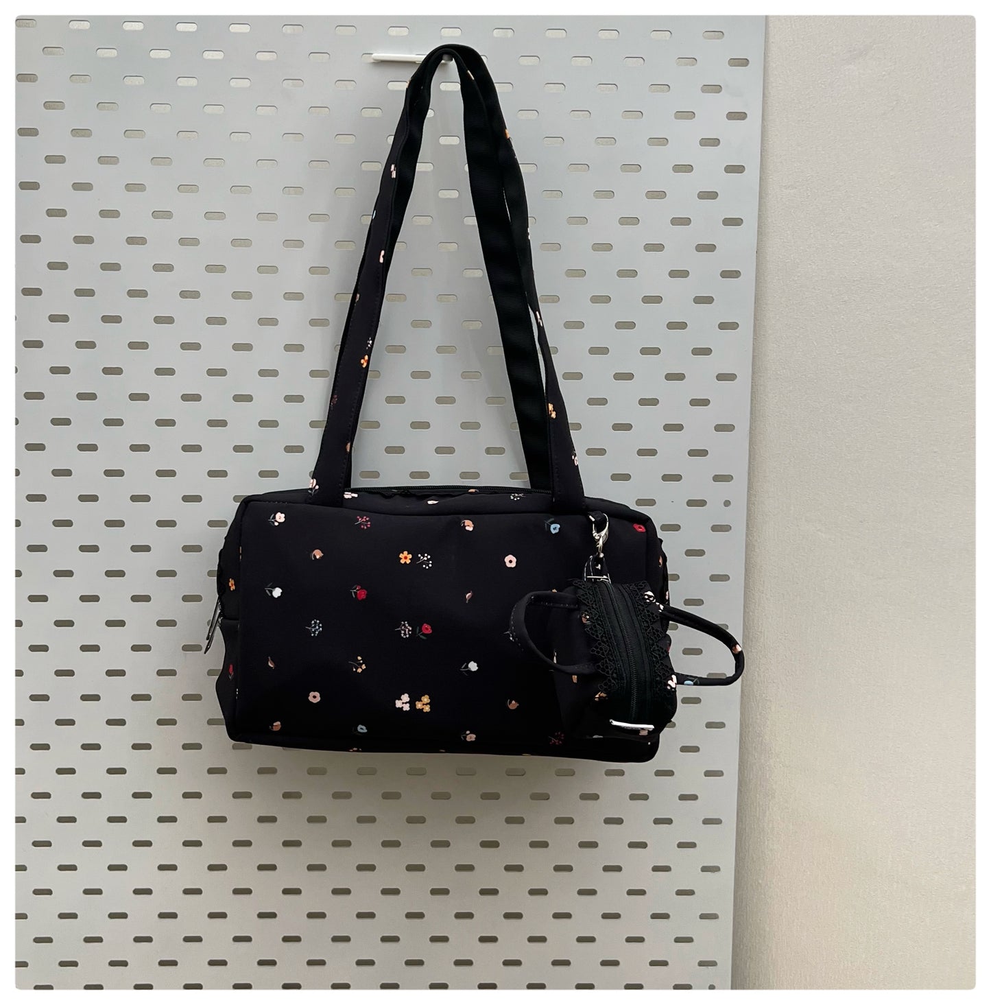 BLACK FLORAL PAMELA TOTE