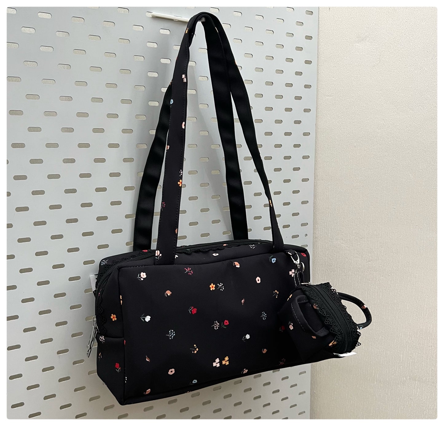 BLACK FLORAL PAMELA TOTE