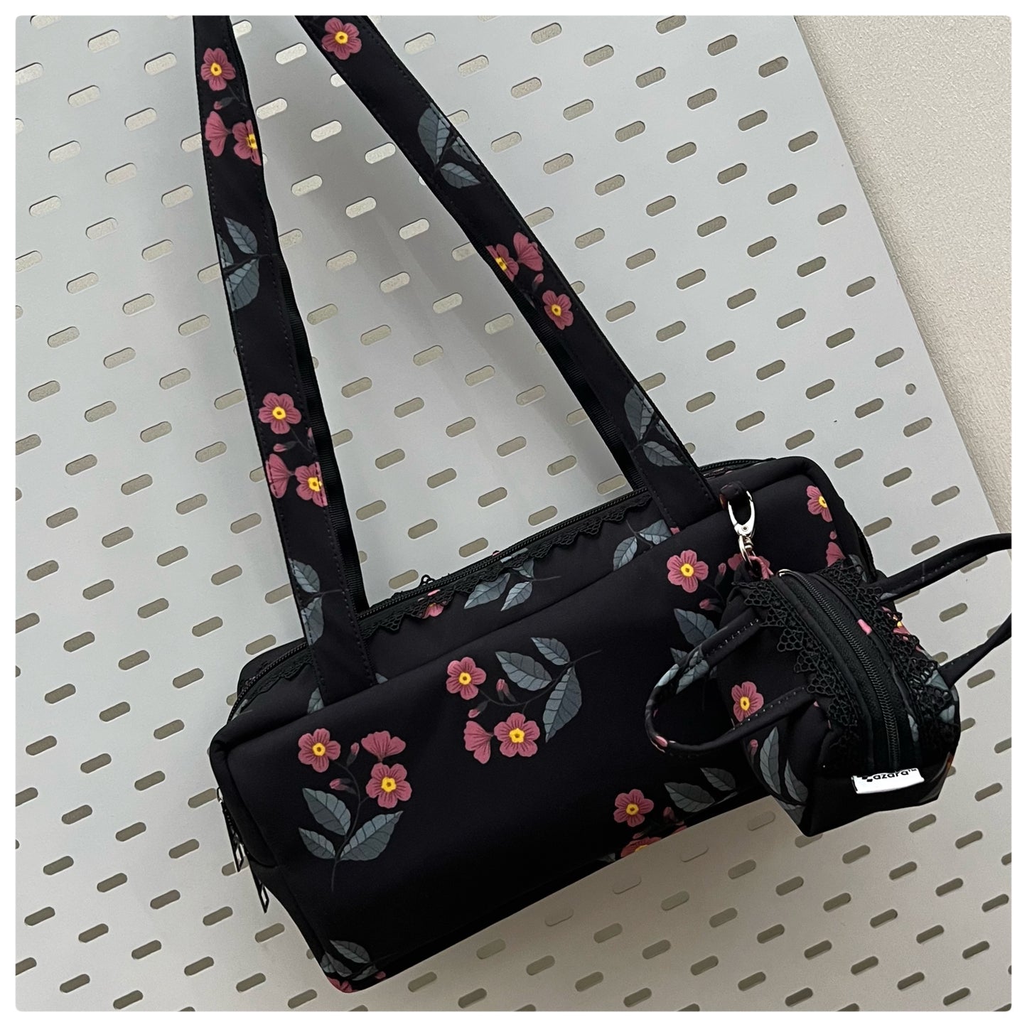 BLACK FLORAL PIKO TOTE