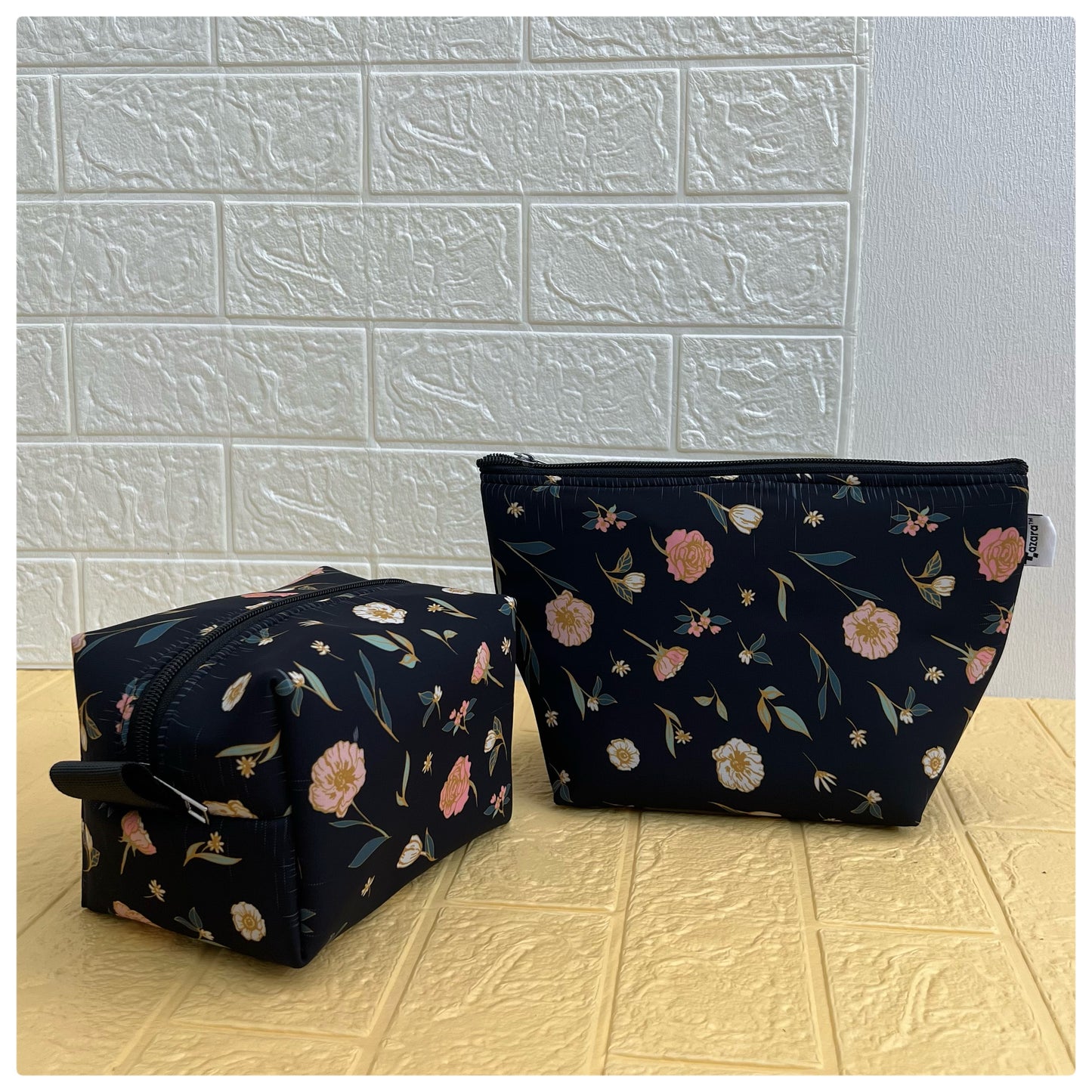 BLACK SMALL FLORAL POUCHES