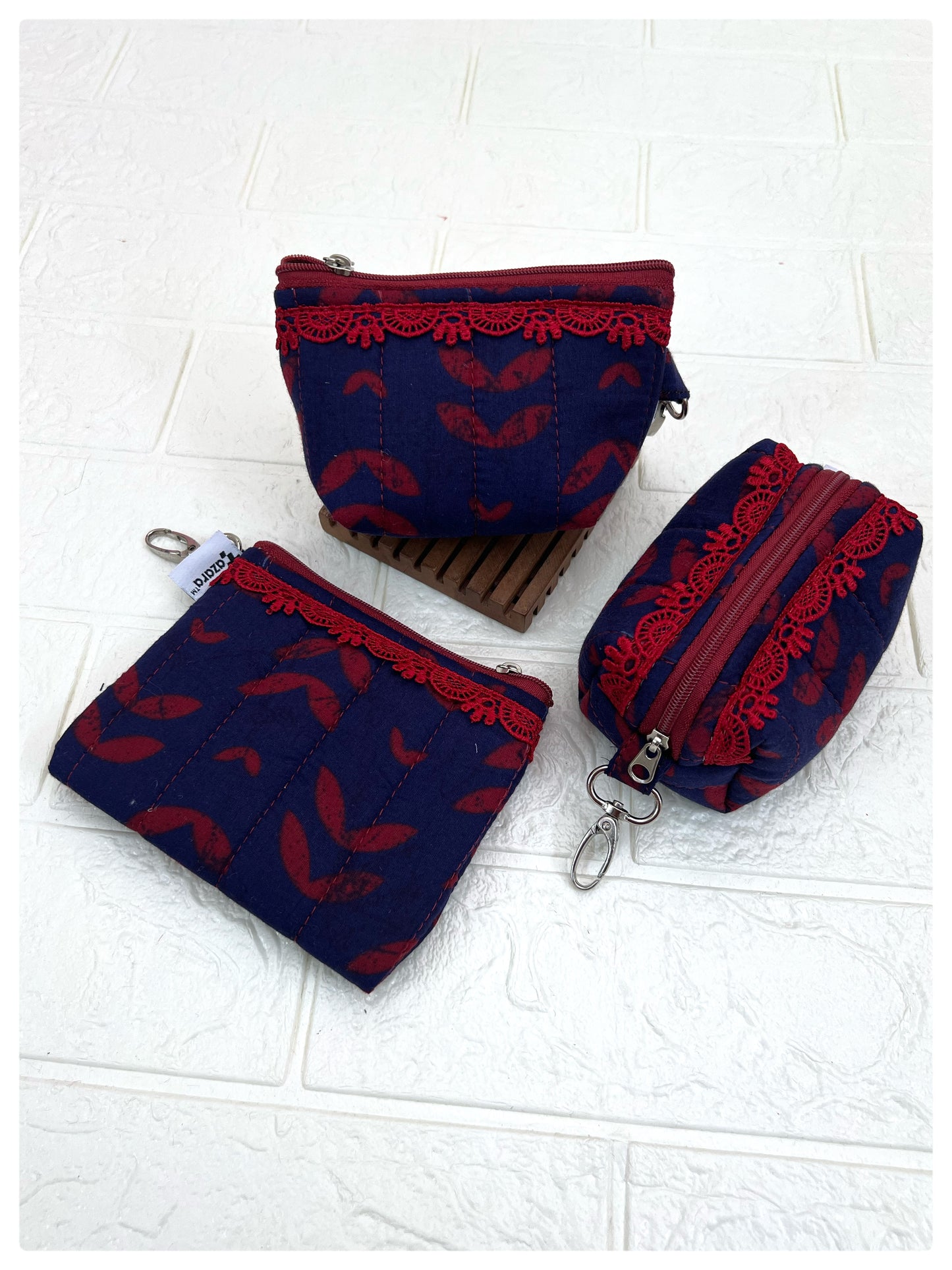 RED BLUE KEYCHARM