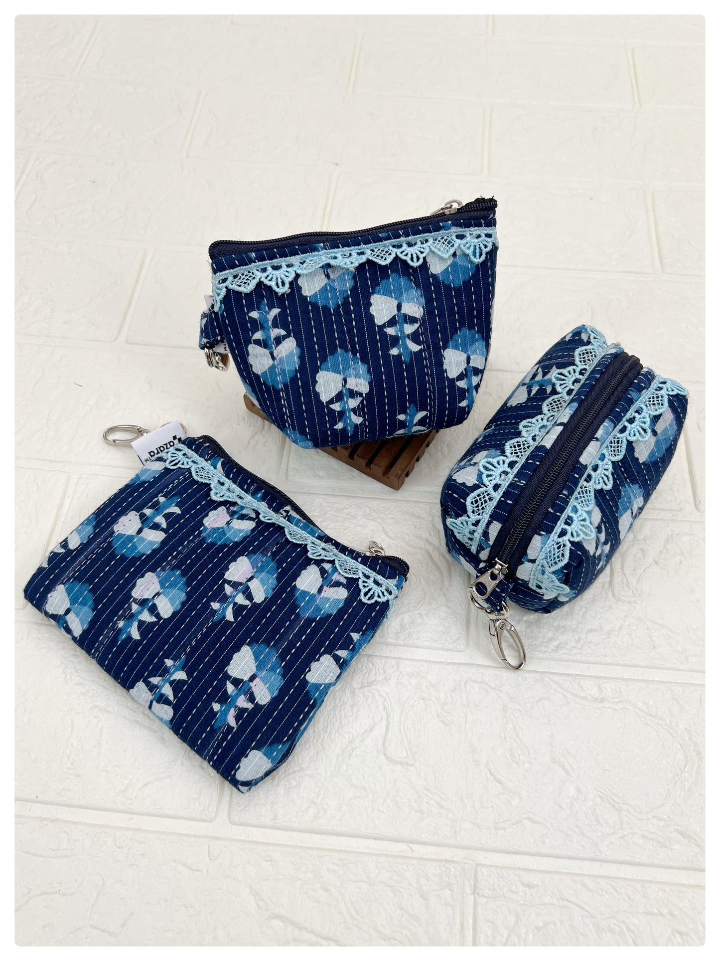NAVY JOYPURI KEYCHARM