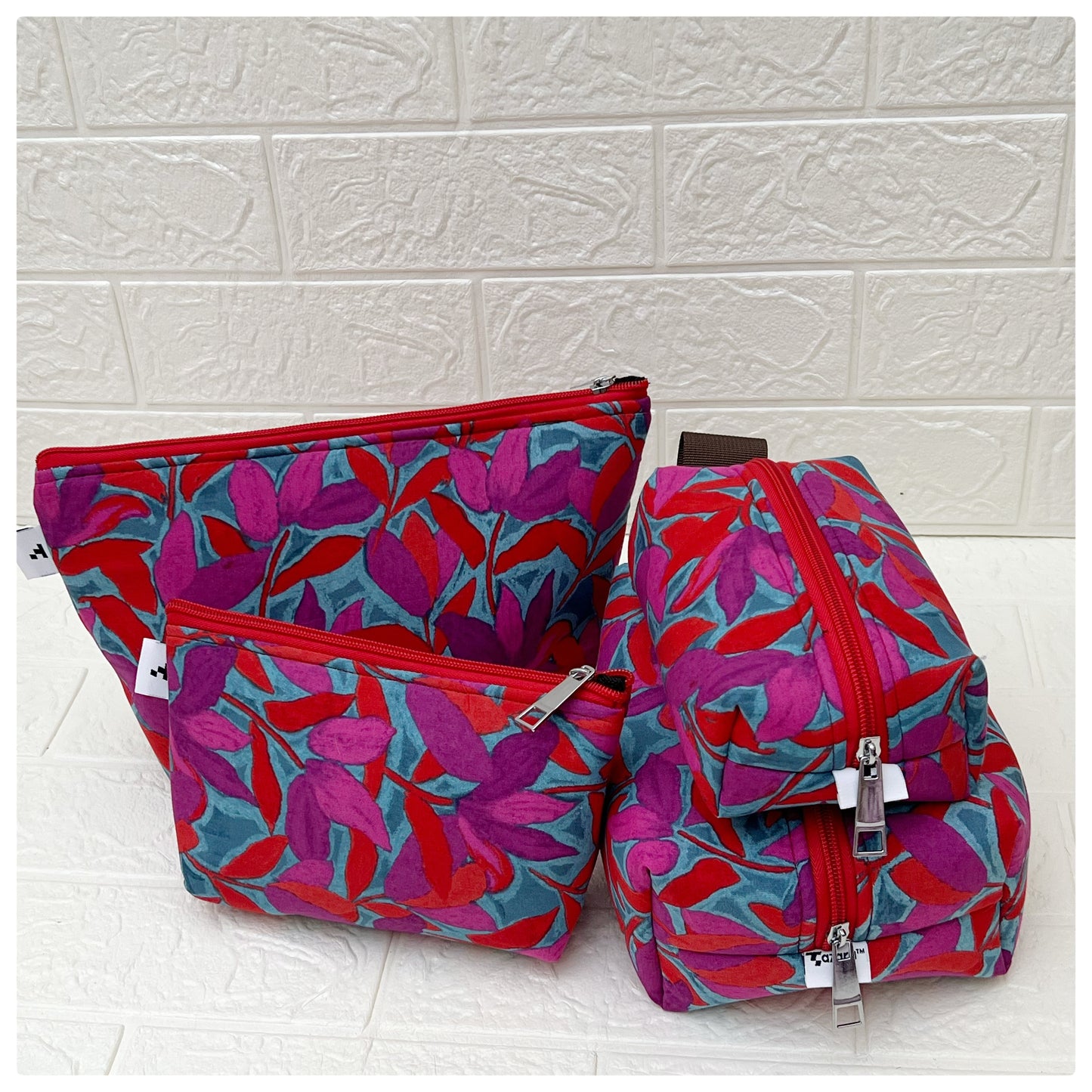 RED TEAL LEAF POUCHES