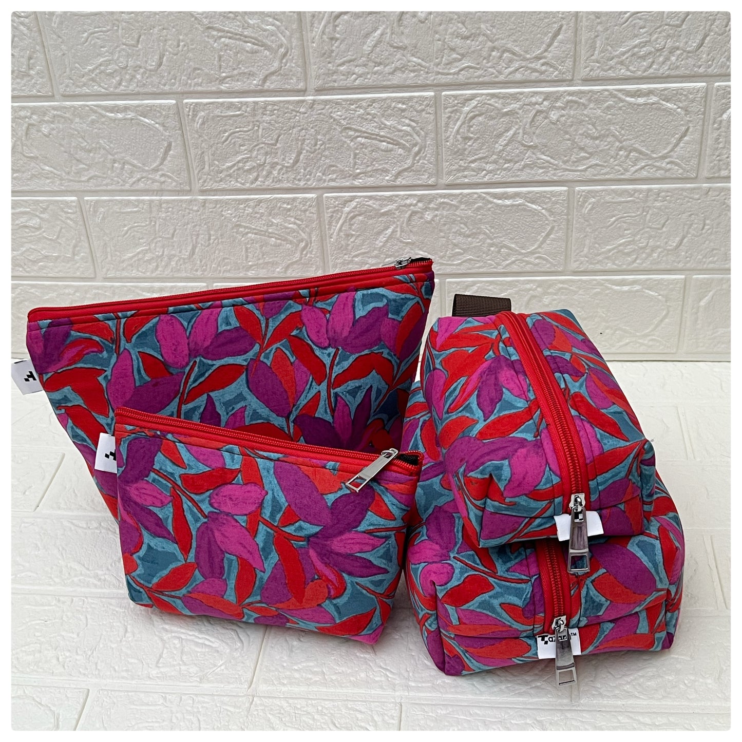 RED TEAL LEAF POUCHES