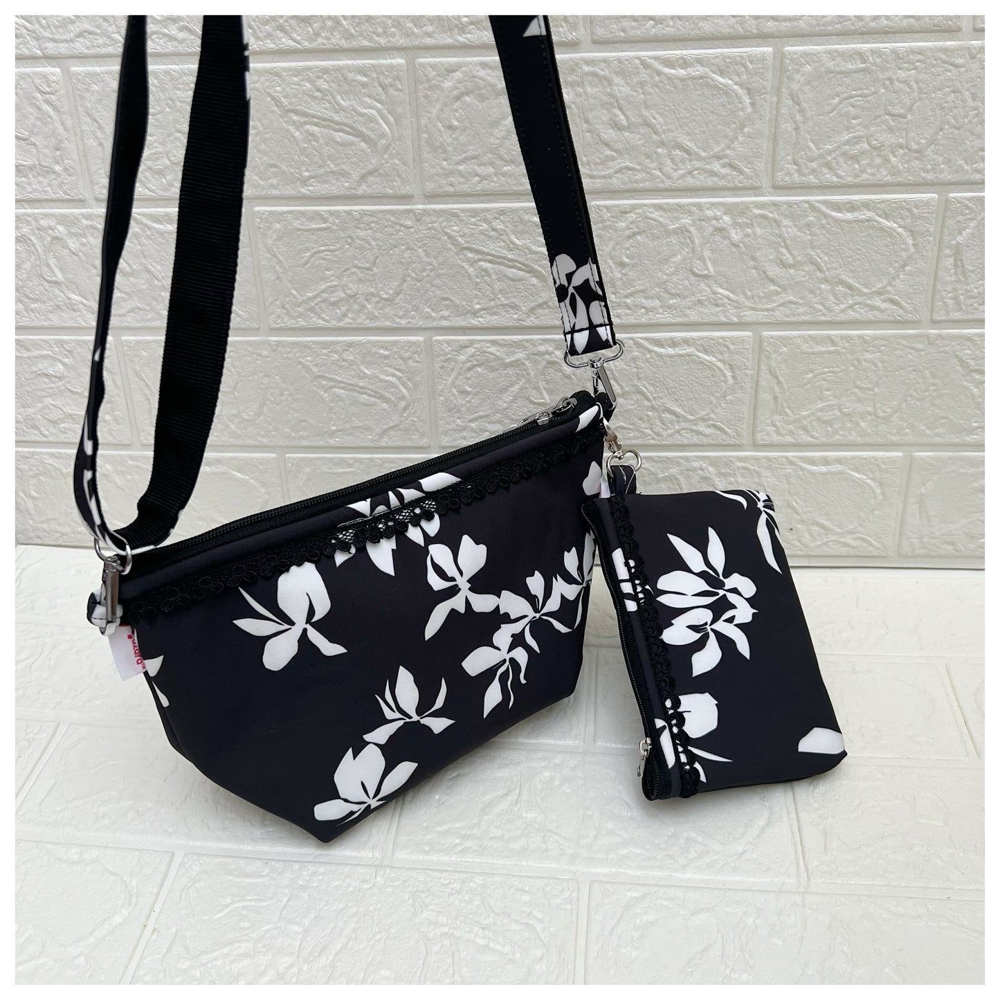 BNW3 FLORAL PARIZAT CROSSBODY