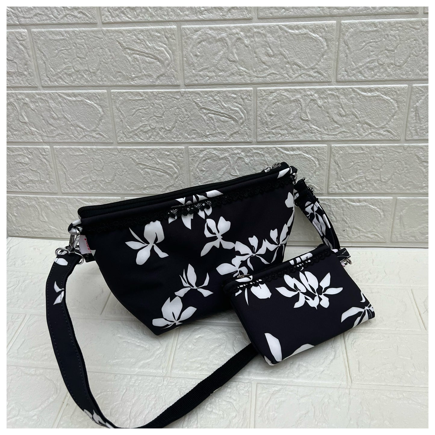 BNW3 FLORAL PARIZAT CROSSBODY