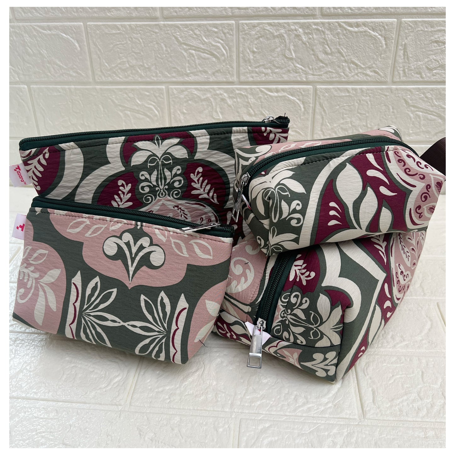 GEOMETRIC POUCHES