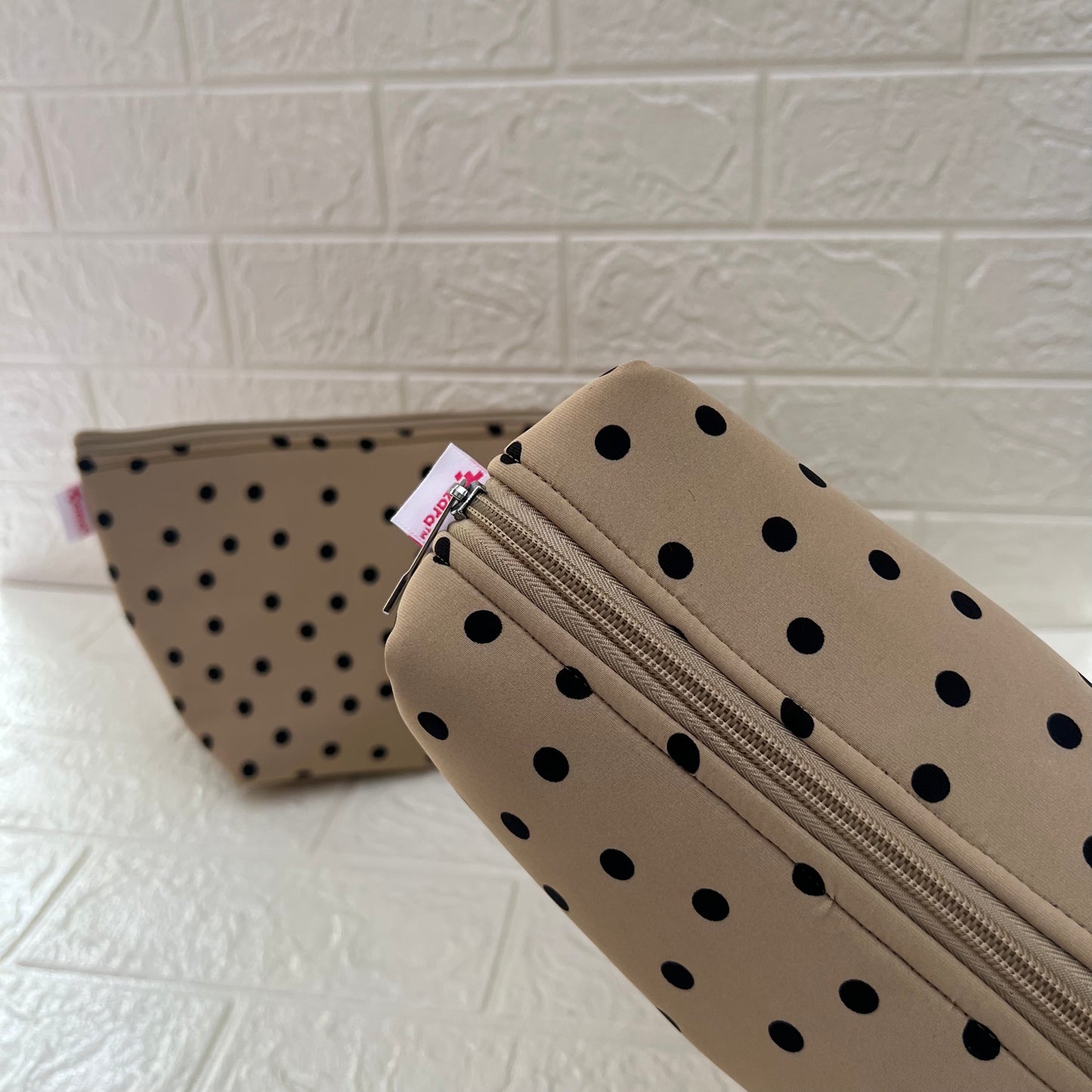 BEIGE POLKA POUCHES