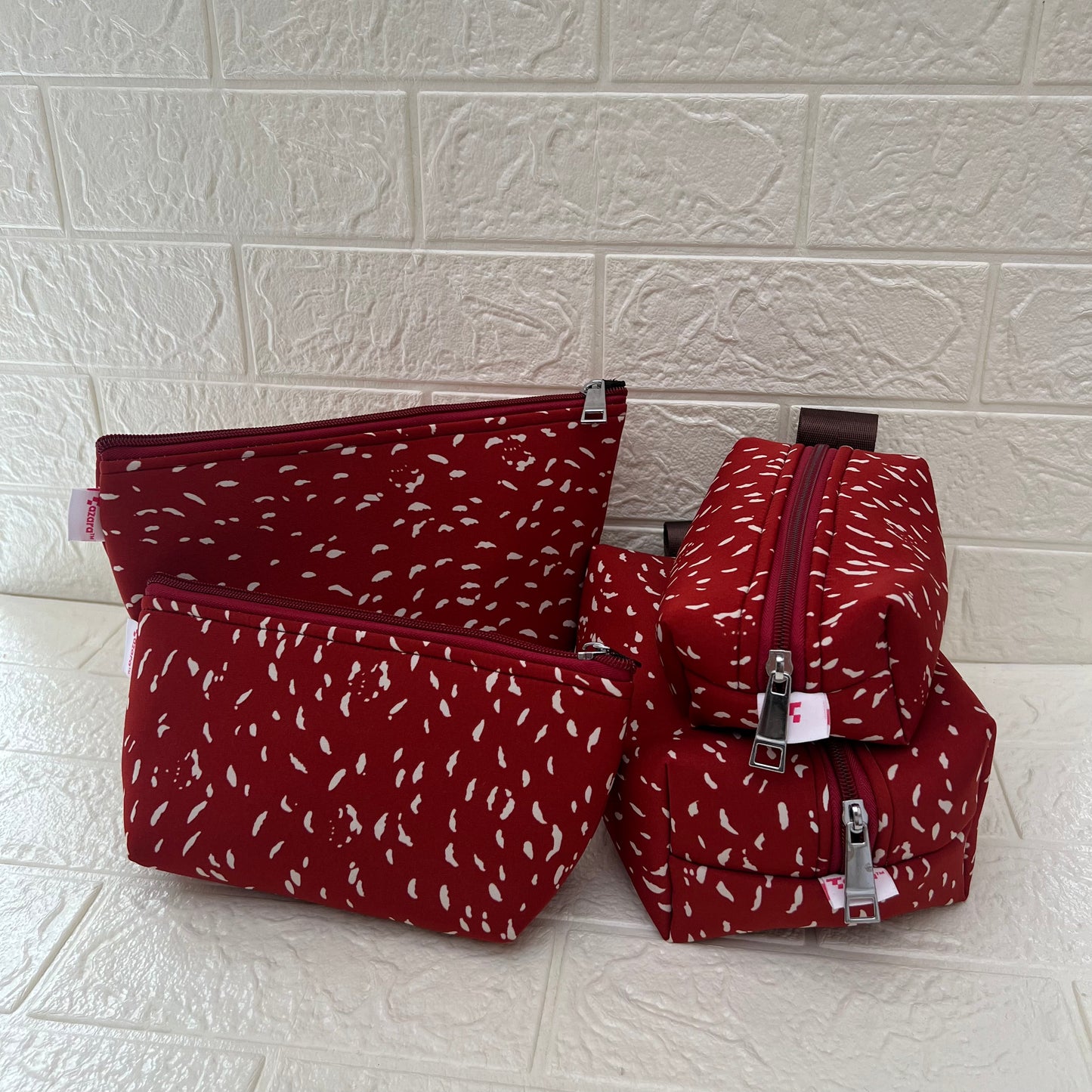 RED WHITE ABSTRACT POUCHES