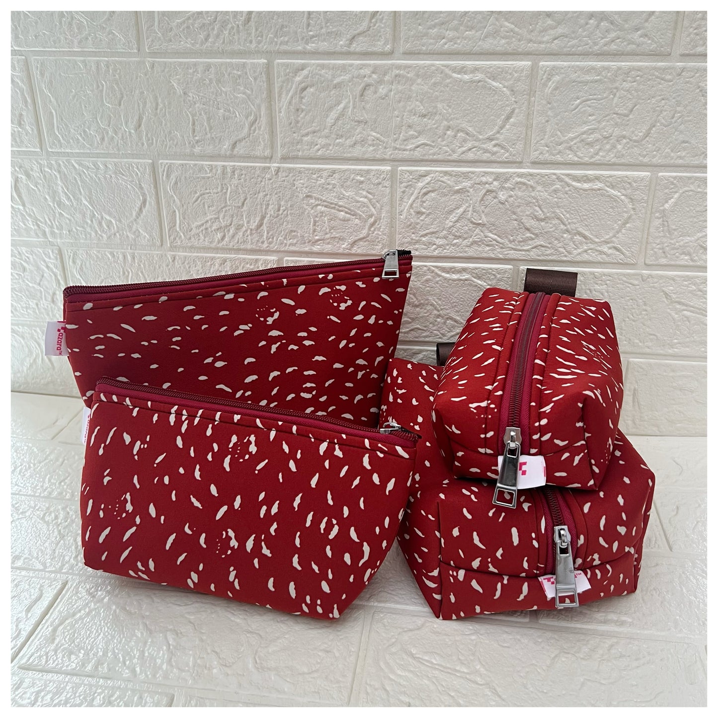 RED WHITE ABSTRACT POUCHES