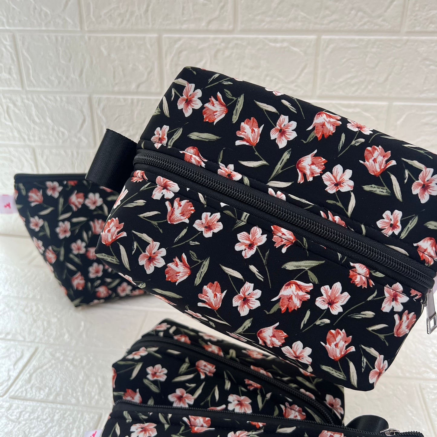 COSMOS FLORAL POUCHES