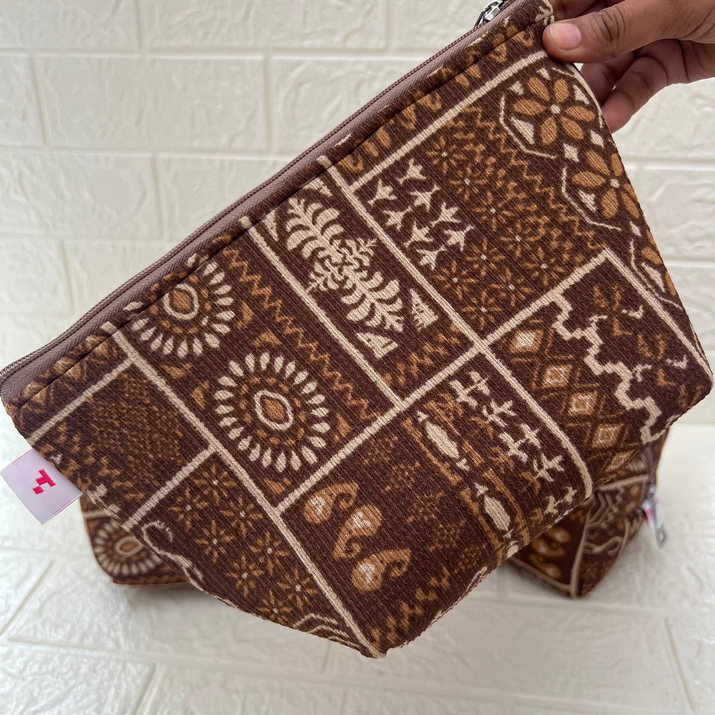 BROWN NOKSHA POUCHES