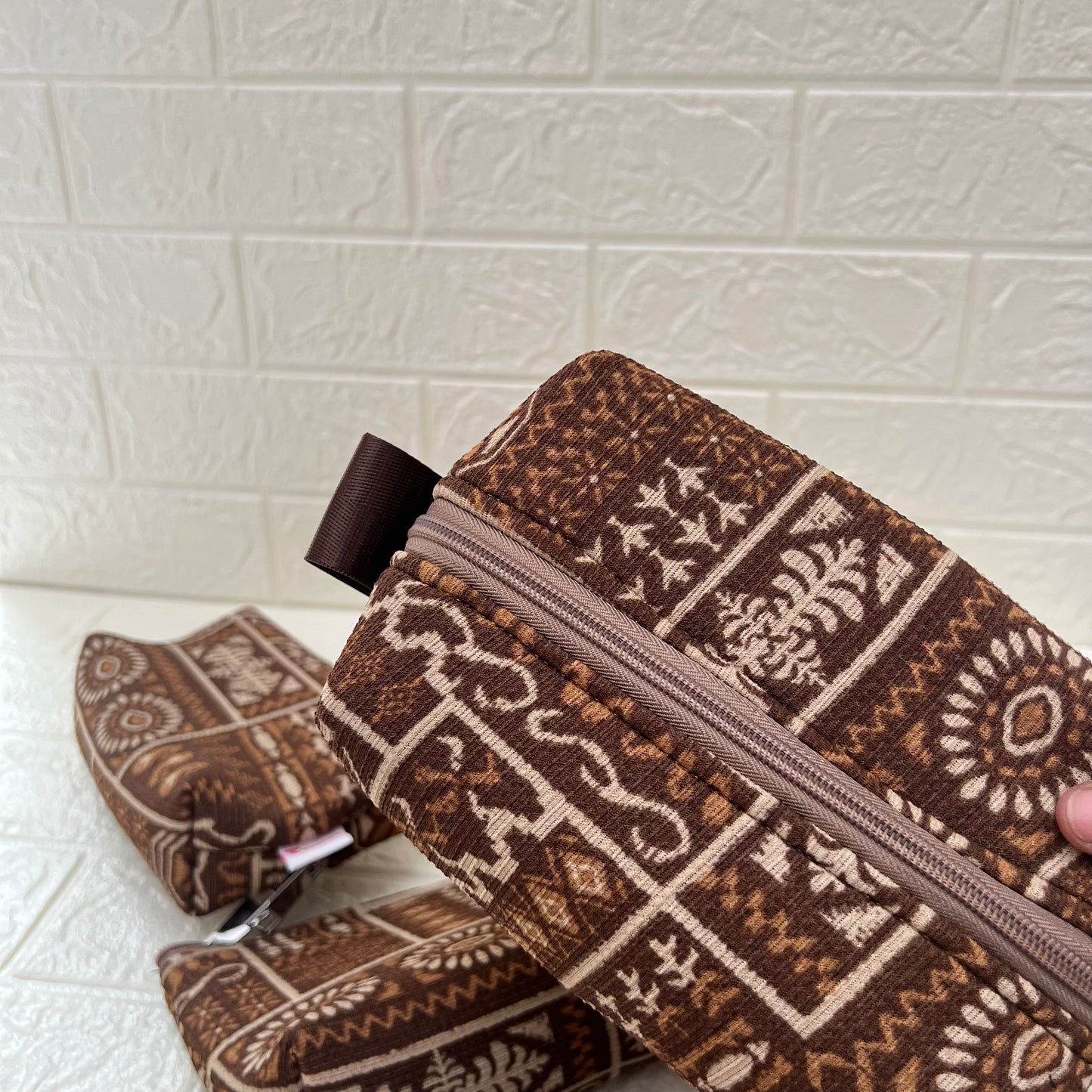 BROWN NOKSHA POUCHES