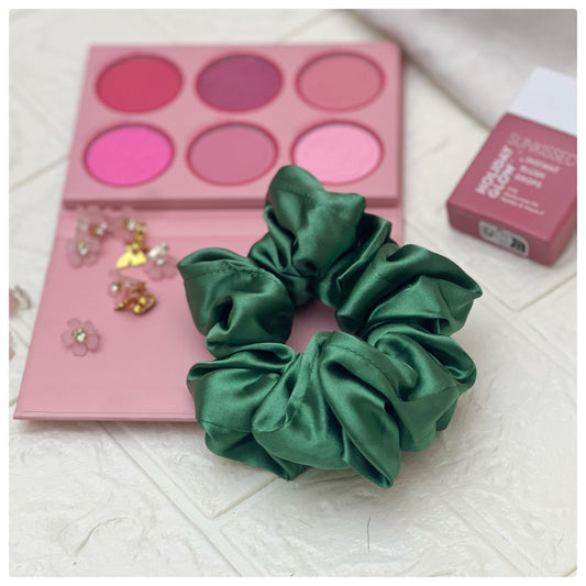GREEN4 SCRUNCHIES