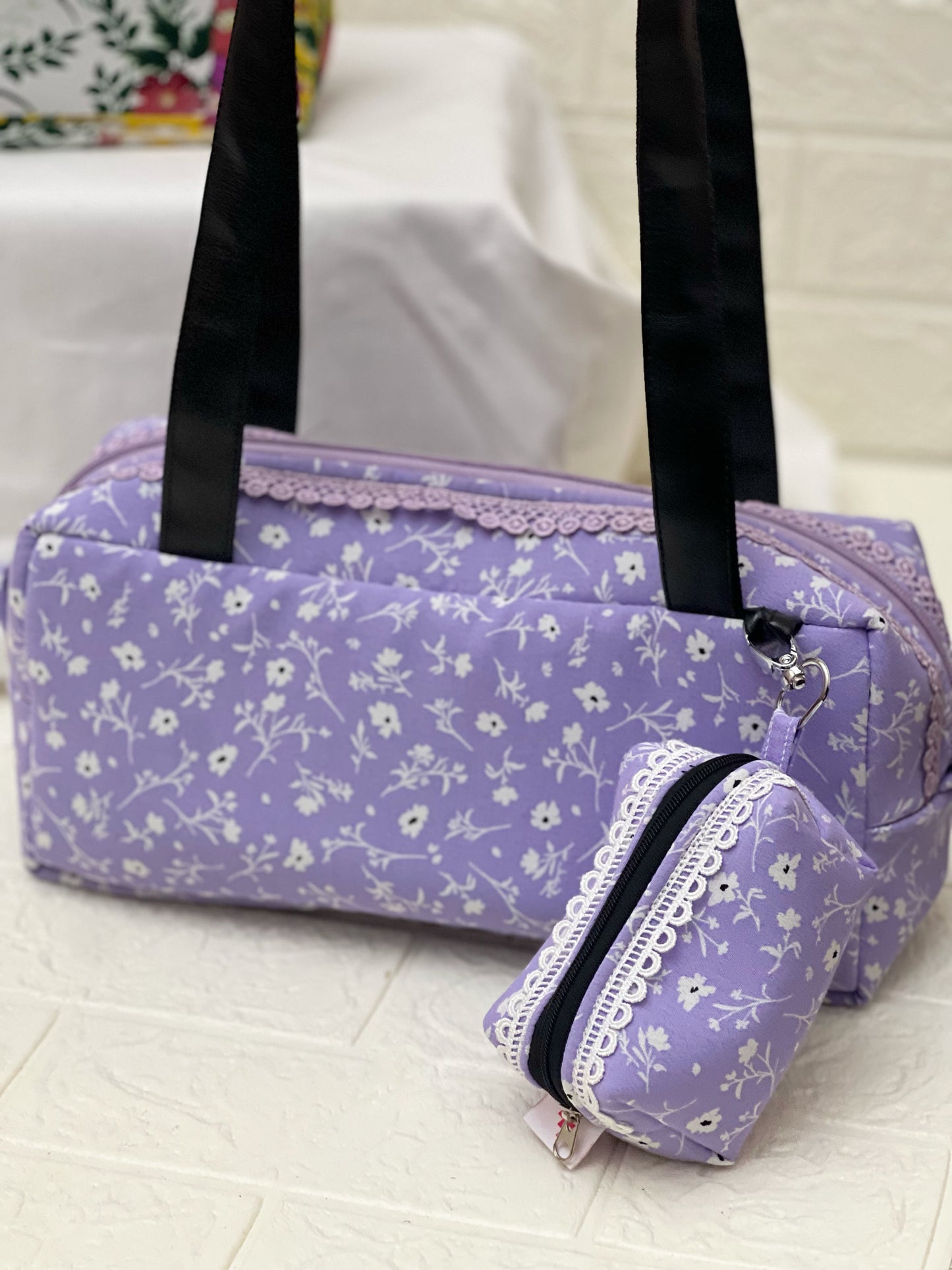 PURPLE WHITE FLORAL PIKO TOTE