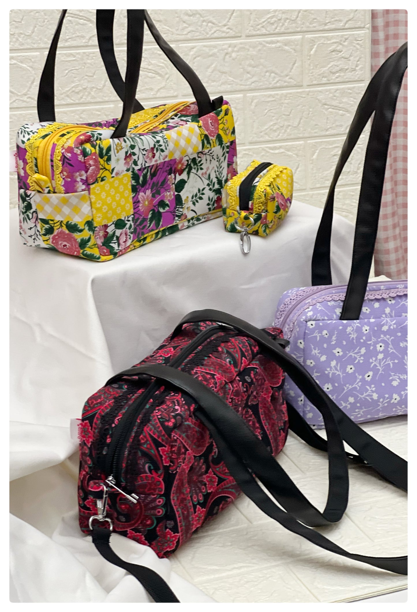 BLACK RED KOLKA PIKO TOTE