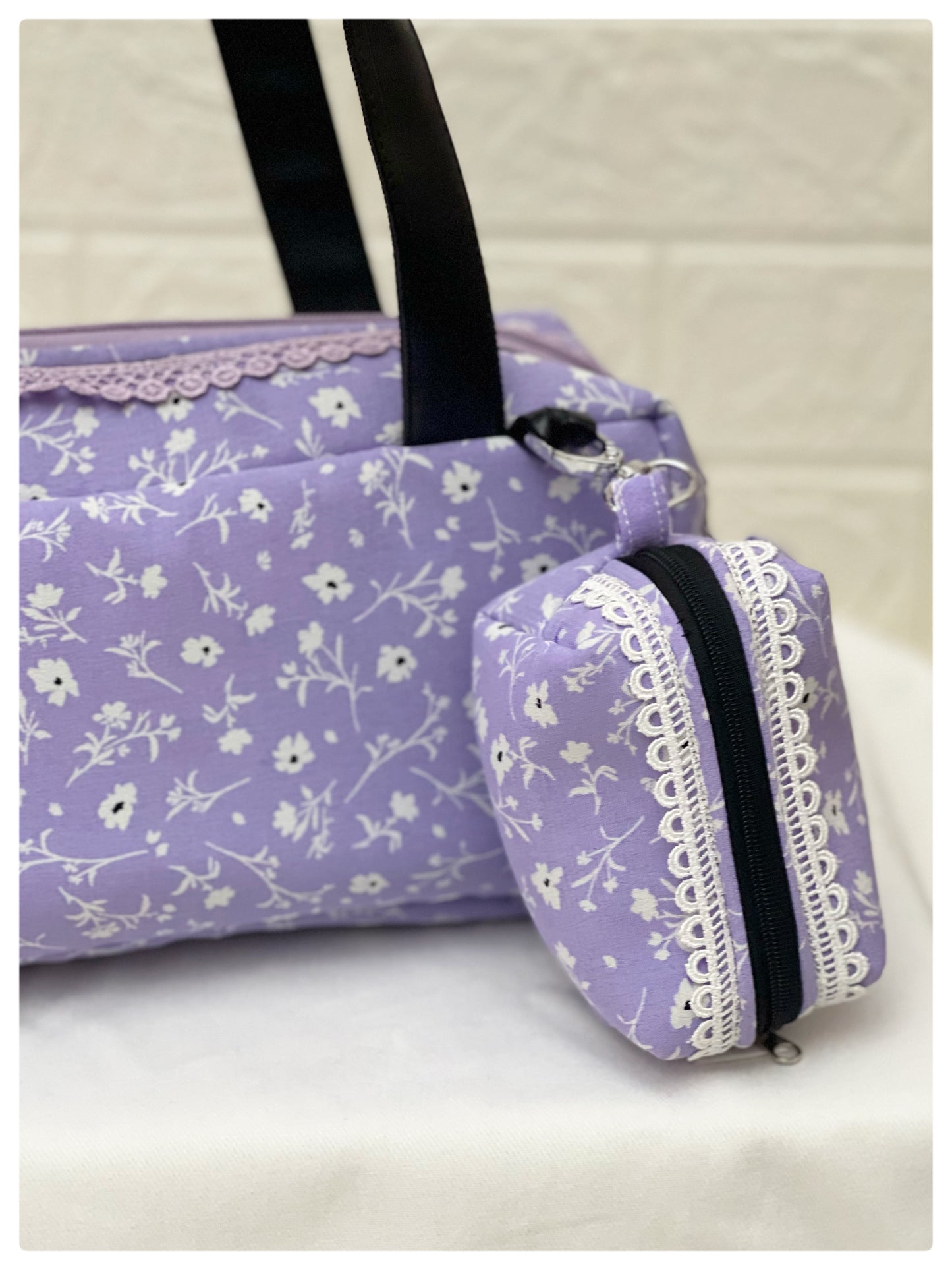 PURPLE WHITE FLORAL PIKO TOTE