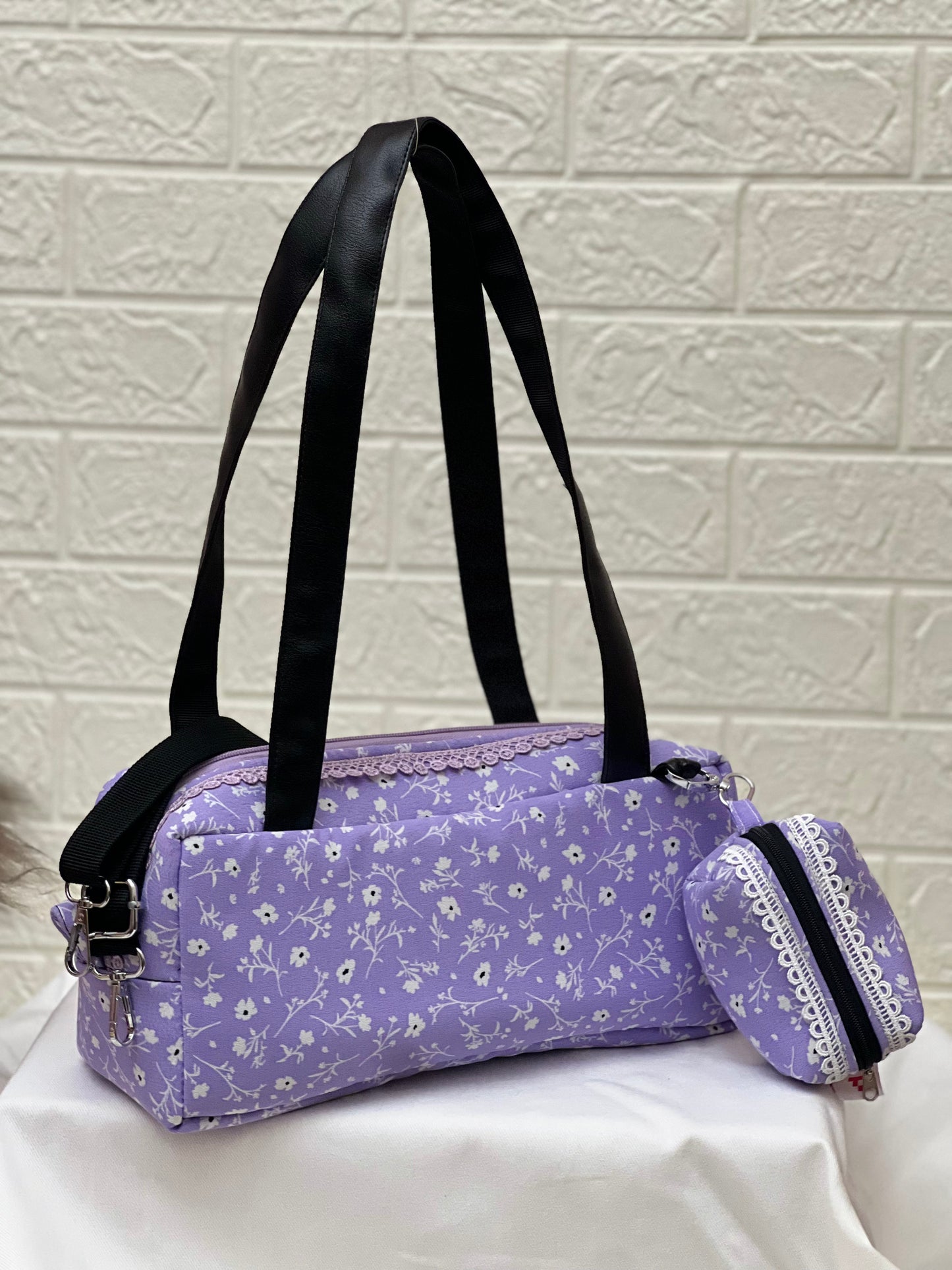PURPLE WHITE FLORAL PIKO TOTE