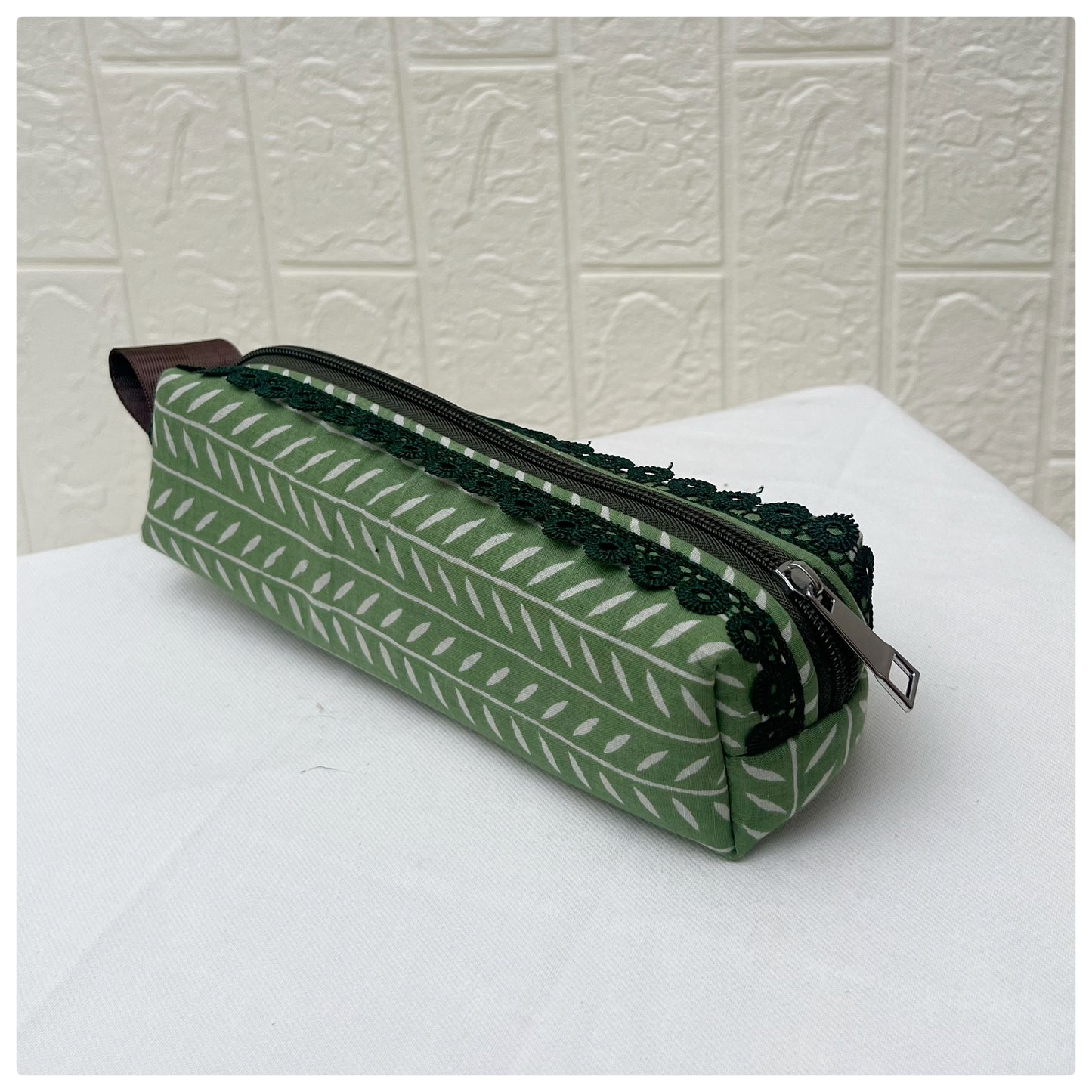 GREEN STRIPE LEAF JOYPURI PENCIL POUCH