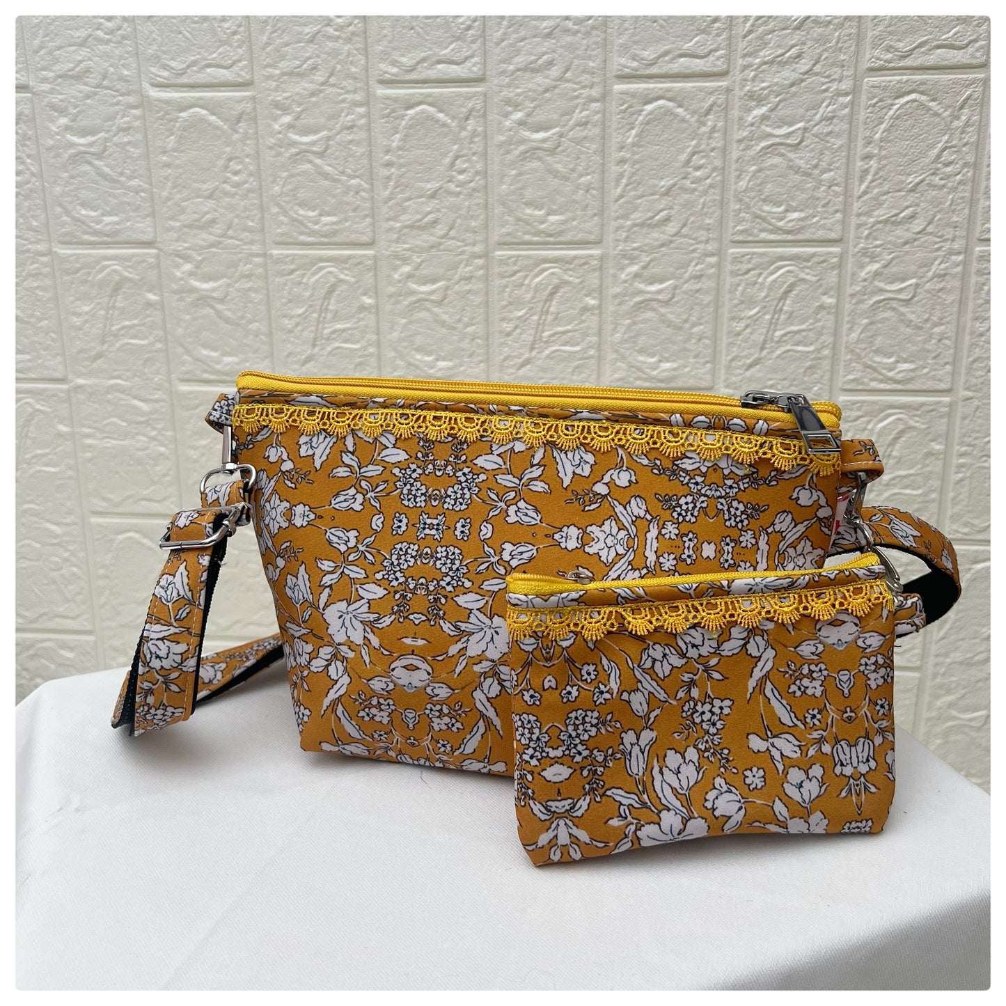 YELLOW FLORAL PARIZAT CROSSBODY