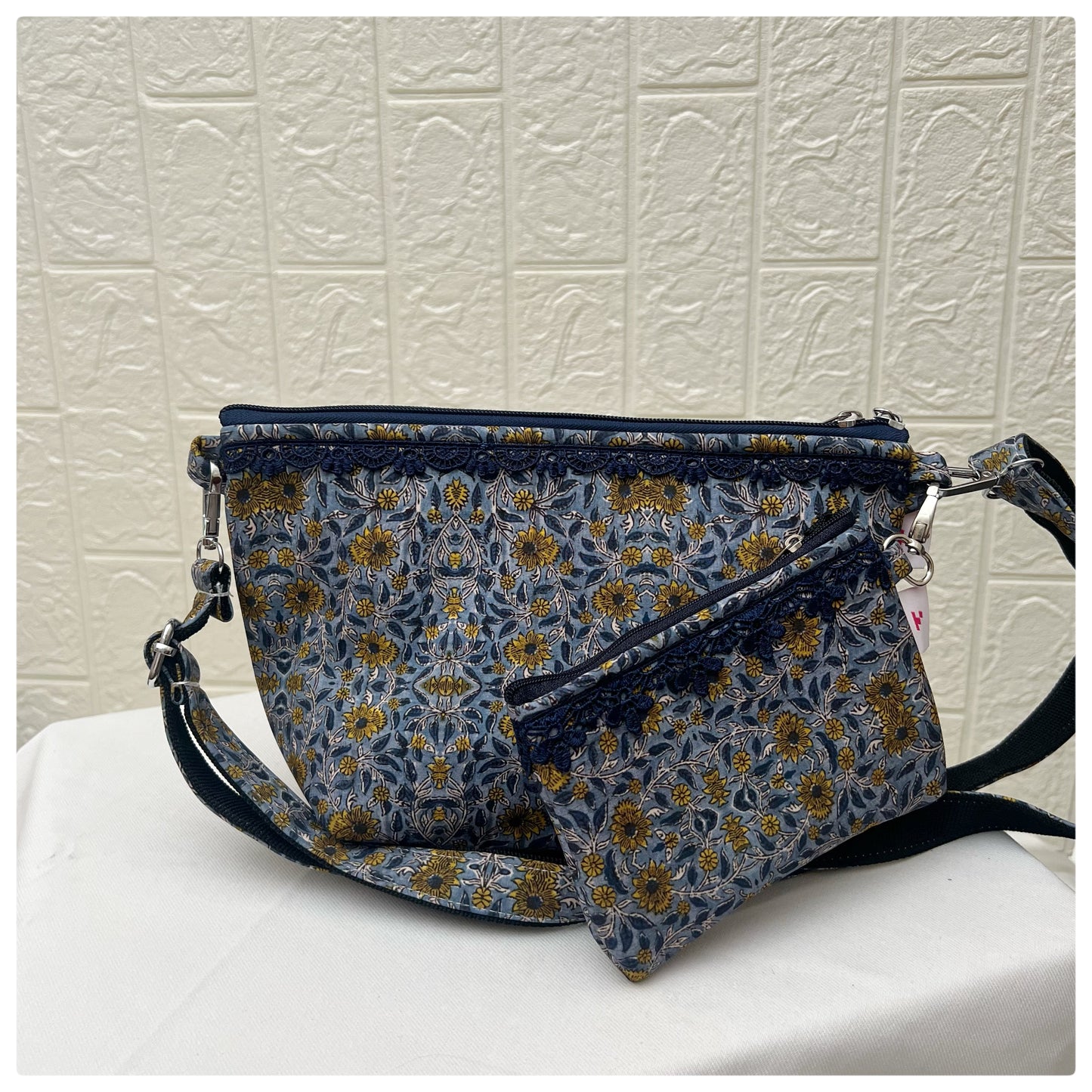 BLUE YELLOW FLOWER PARIZAT CROSSBODY