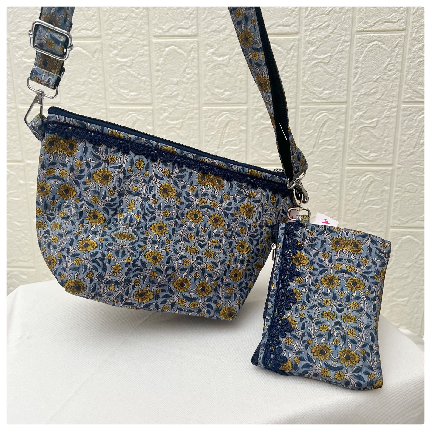 BLUE YELLOW FLOWER PARIZAT CROSSBODY