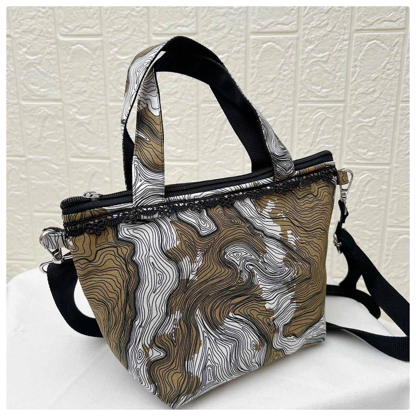 WHITE BROWN CROSSBODY BAG
