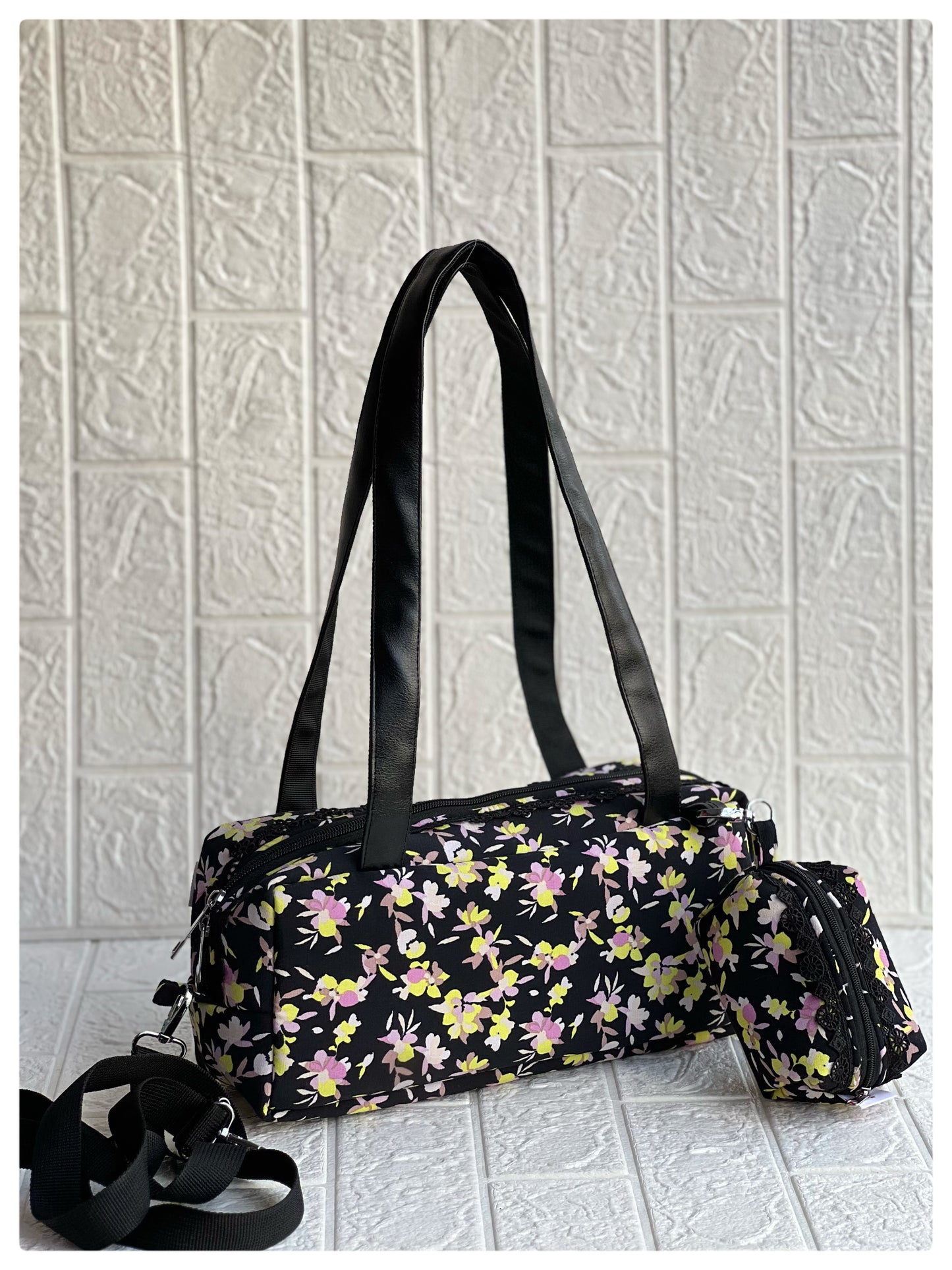 BLACK YELLOW FLORAL PIKO TOTE