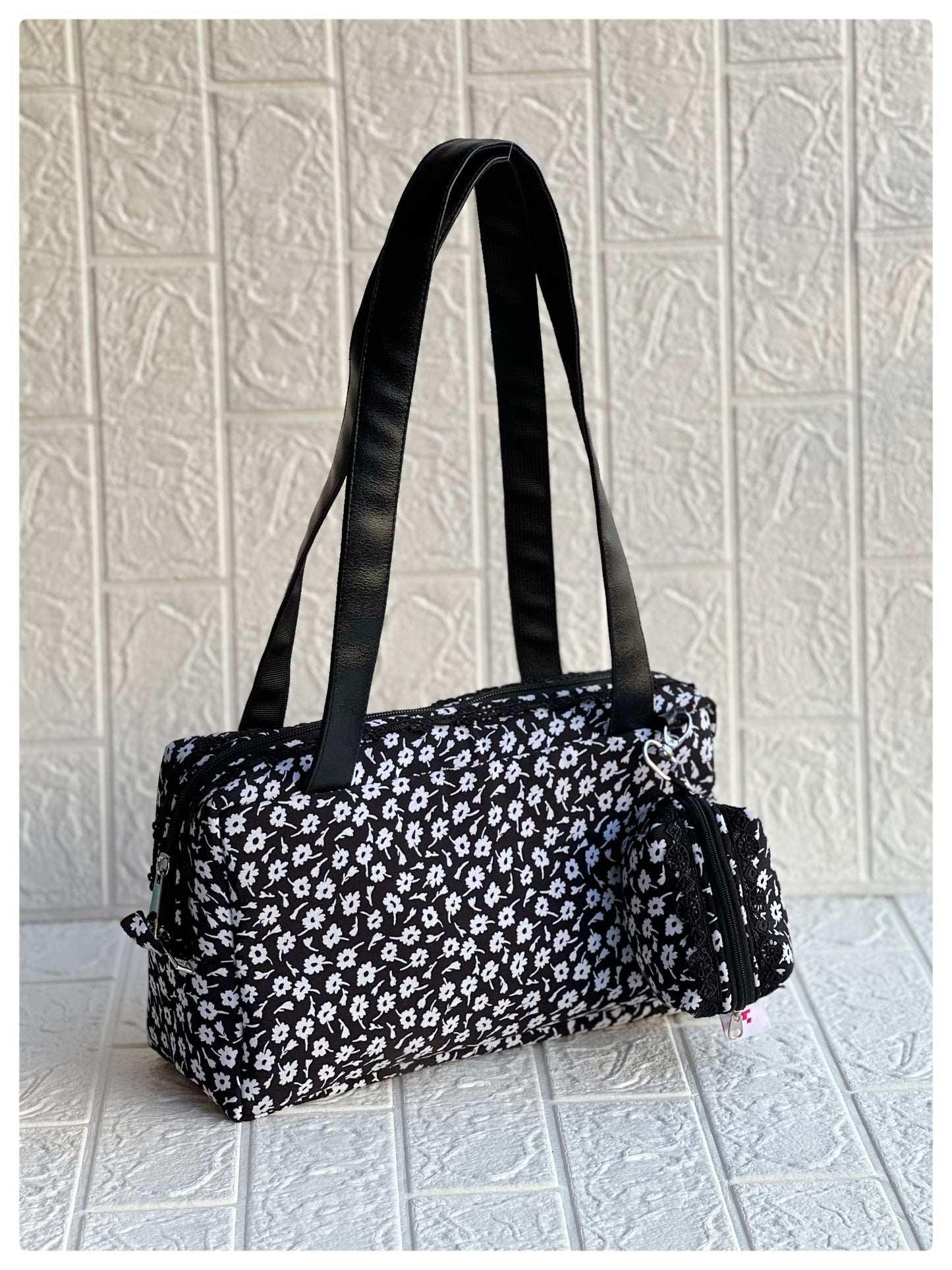 BNW FLORAL PAMELA TOTE