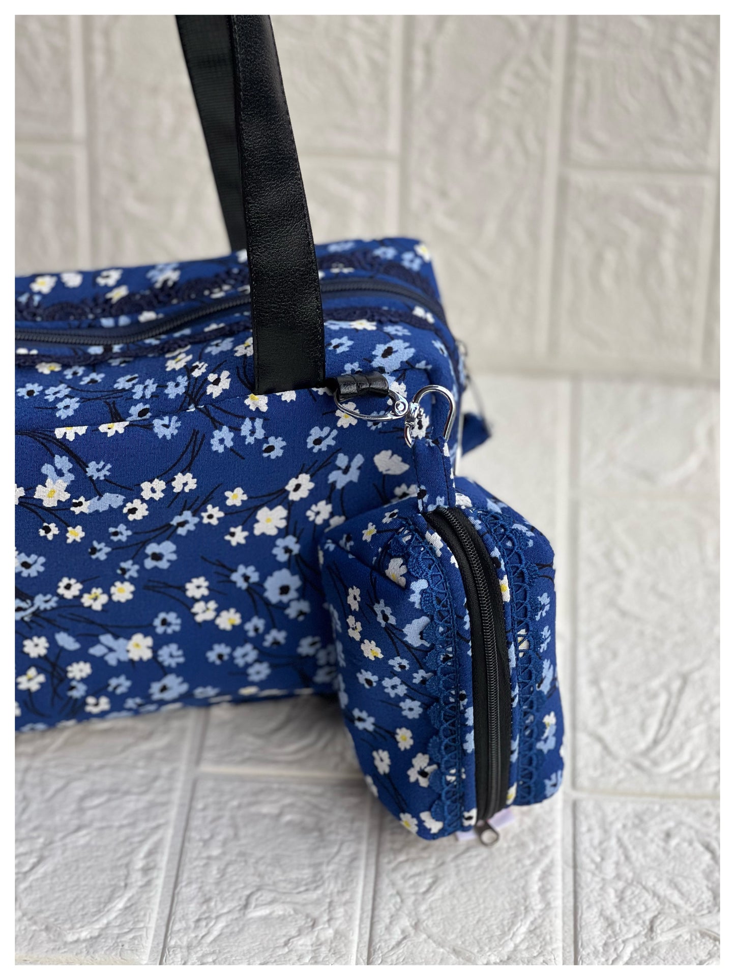 BLUE FLORAL PIKO TOTE