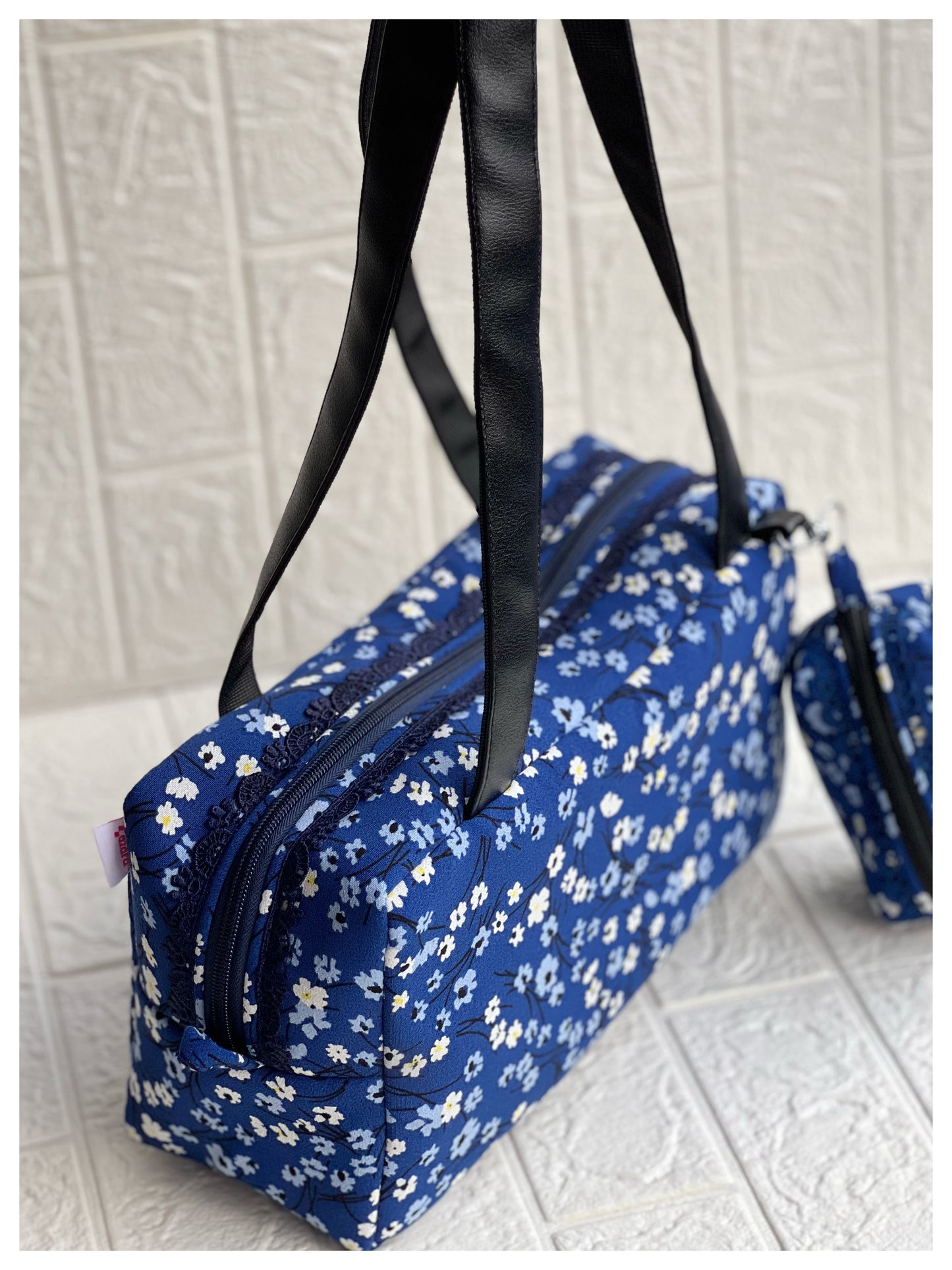 BLUE FLORAL PIKO TOTE