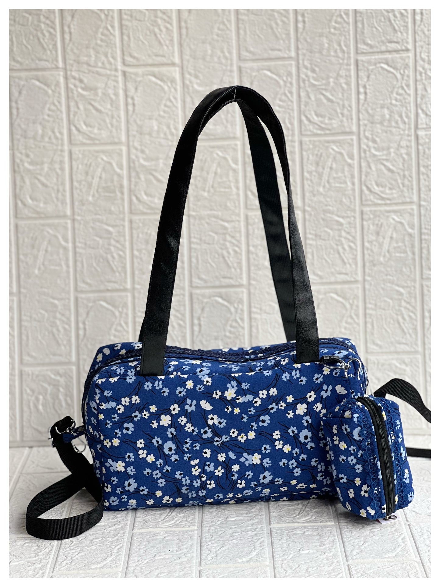 BLUE FLORAL PAMELA TOTE
