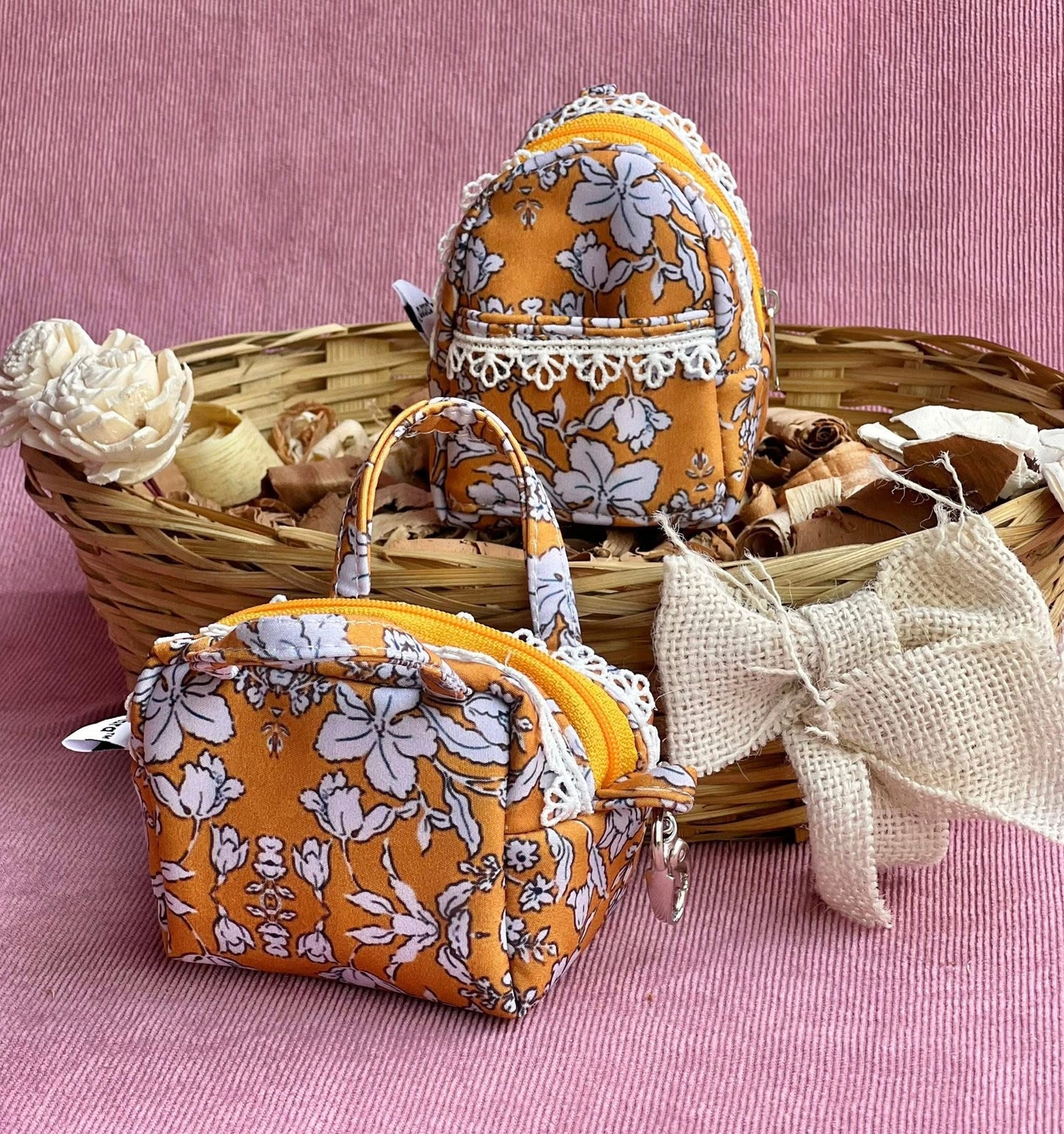 YELLOW SOFTSHELL BAG-CHARM