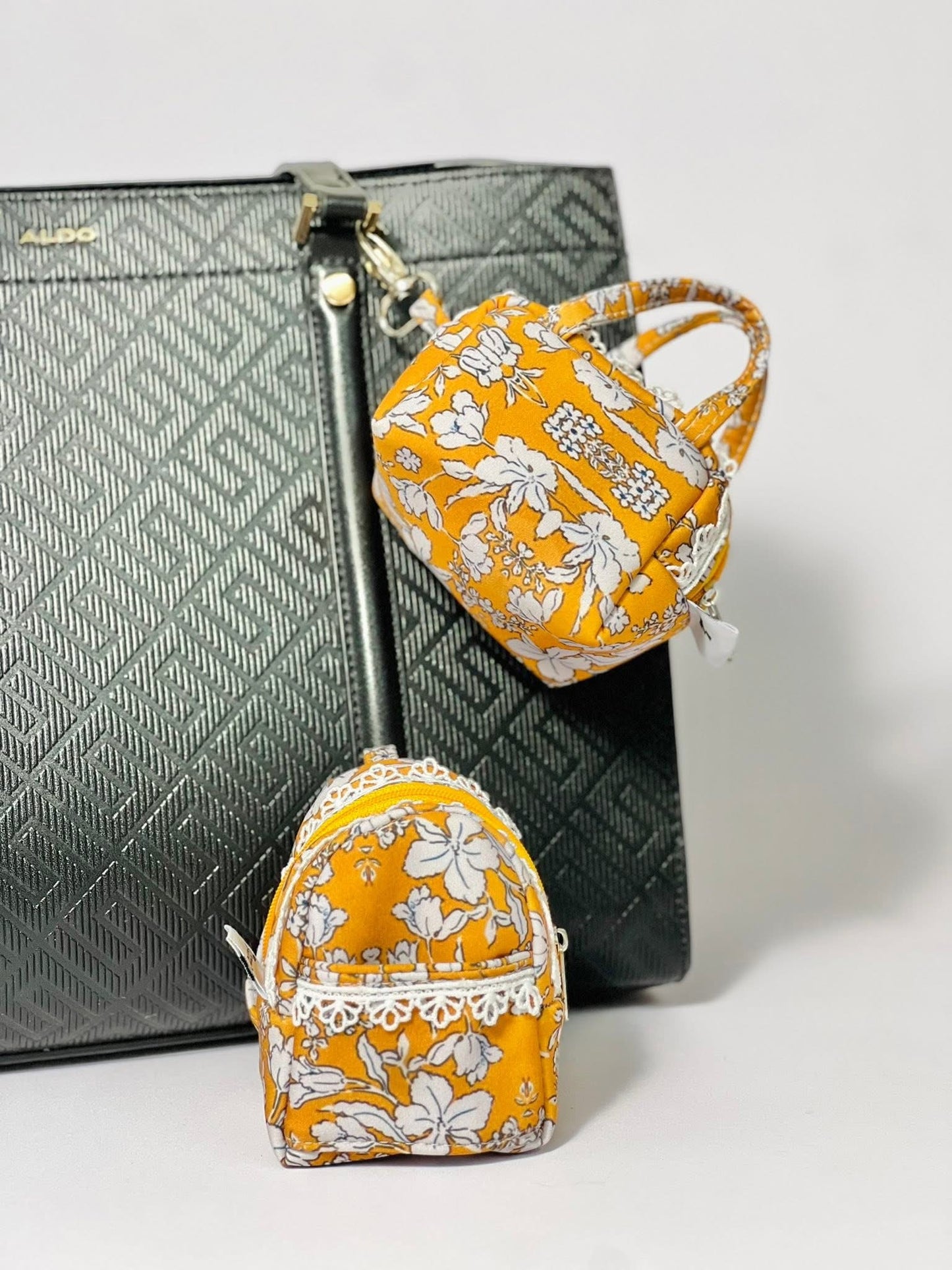 YELLOW SOFTSHELL BAG-CHARM