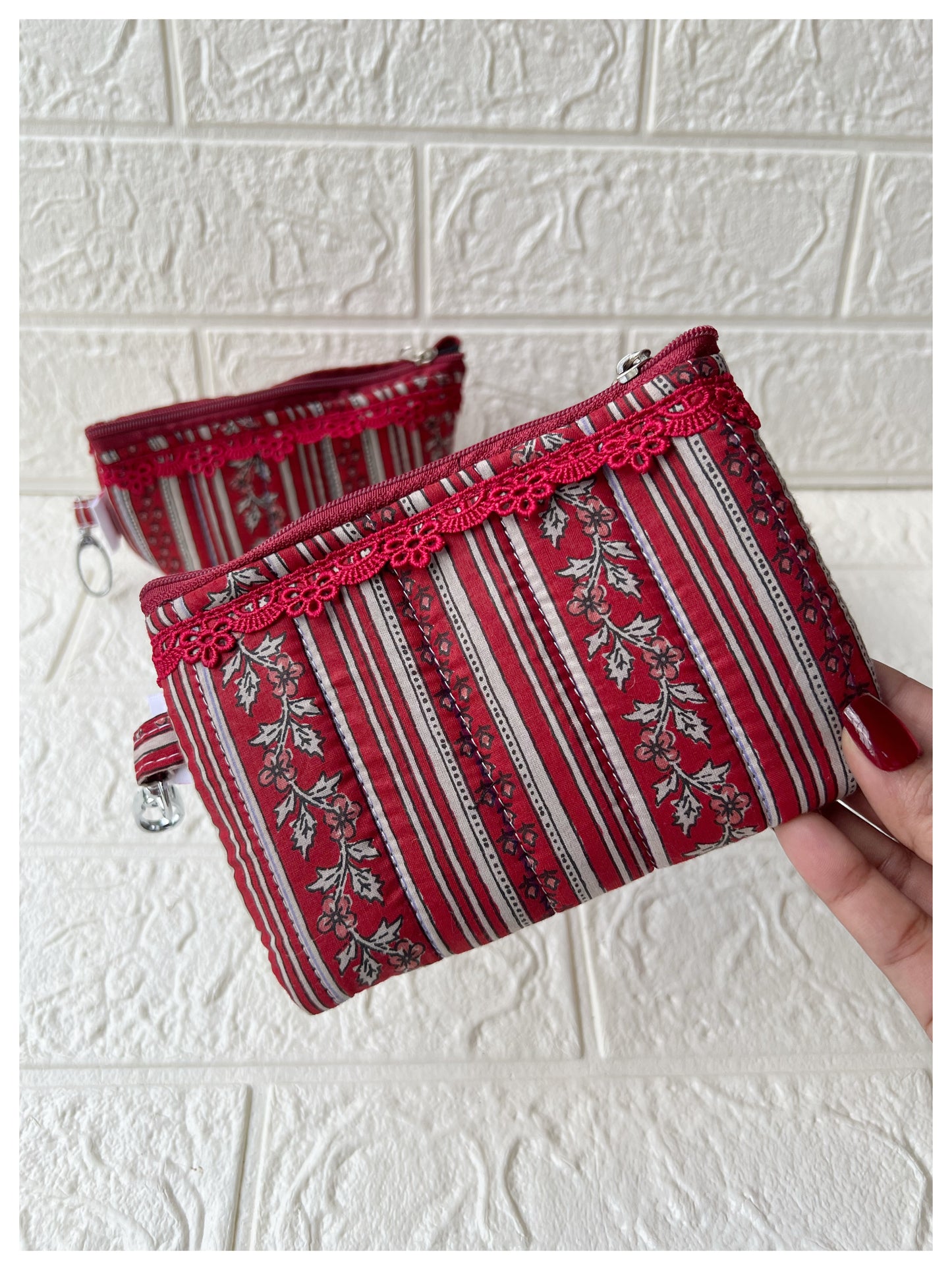 RED STRIPE QUILTED KEY-CHARM